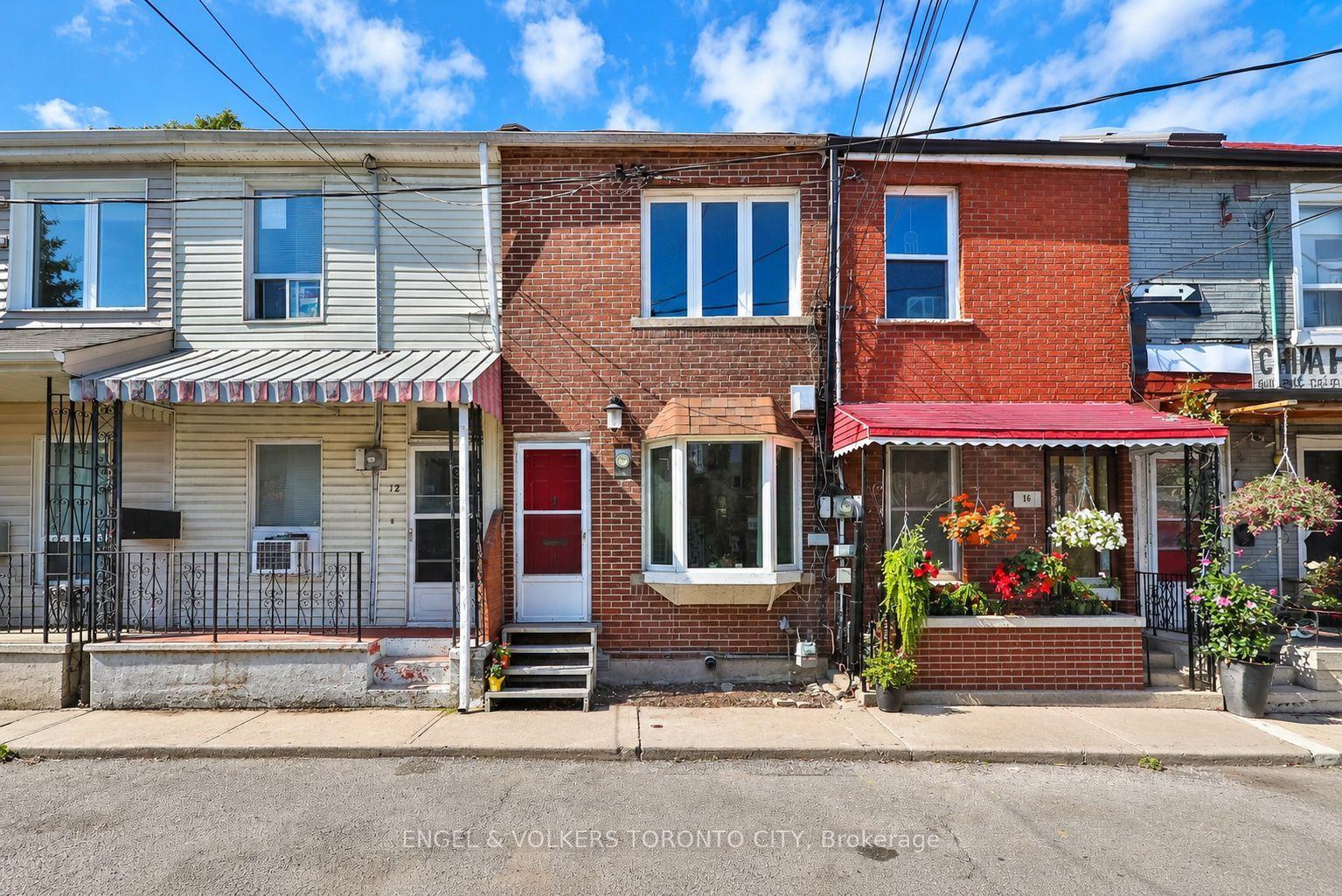 Photo 3 of 14 Kensington Place, Toronto, Kensington-Chinatown — HOMEH
