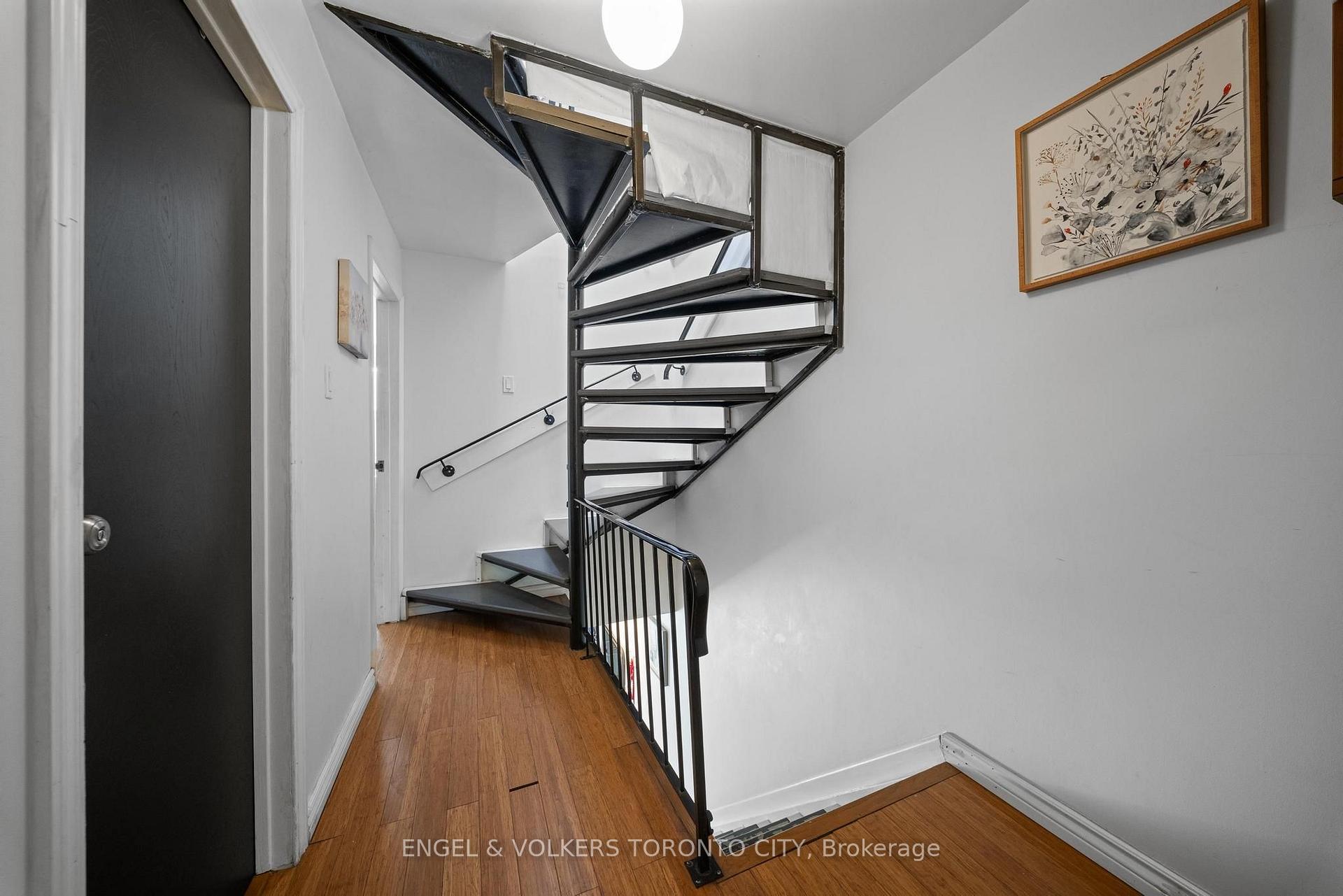 Photo 11 of 14 Kensington Place, Toronto, Kensington-Chinatown — HOMEH