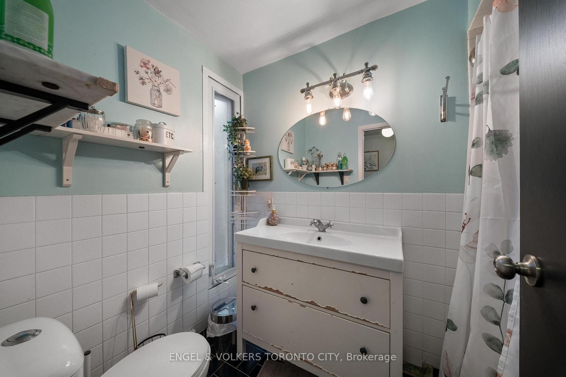 Photo 13 of 14 Kensington Place, Toronto, Kensington-Chinatown — HOMEH