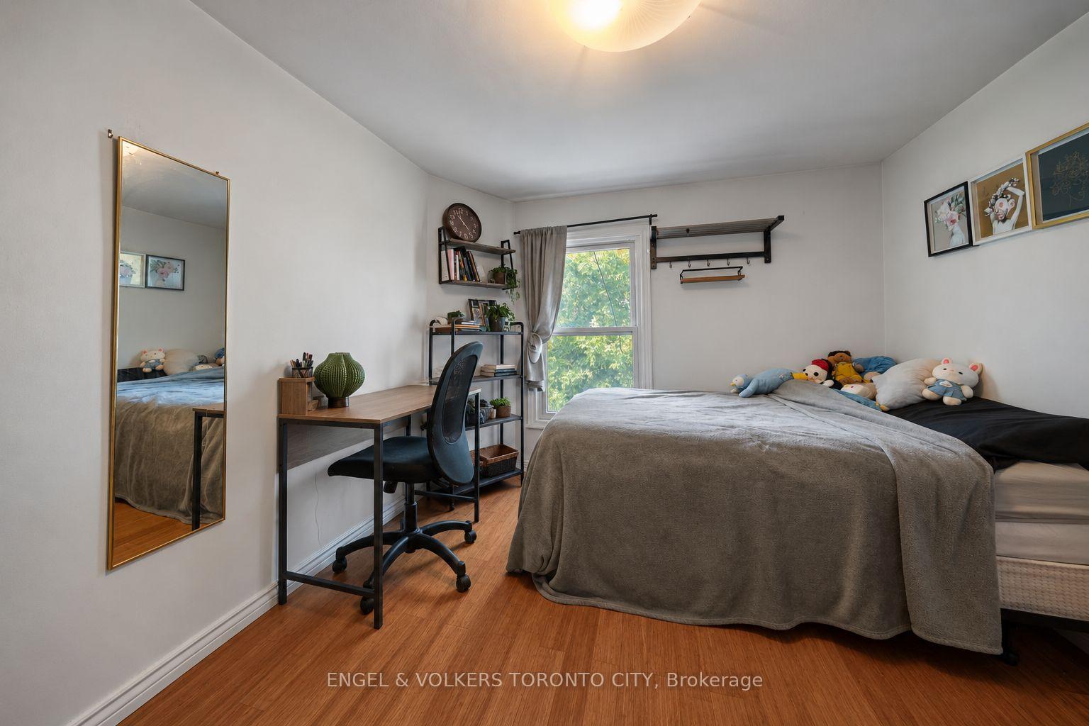Photo 14 of 14 Kensington Place, Toronto, Kensington-Chinatown — HOMEH