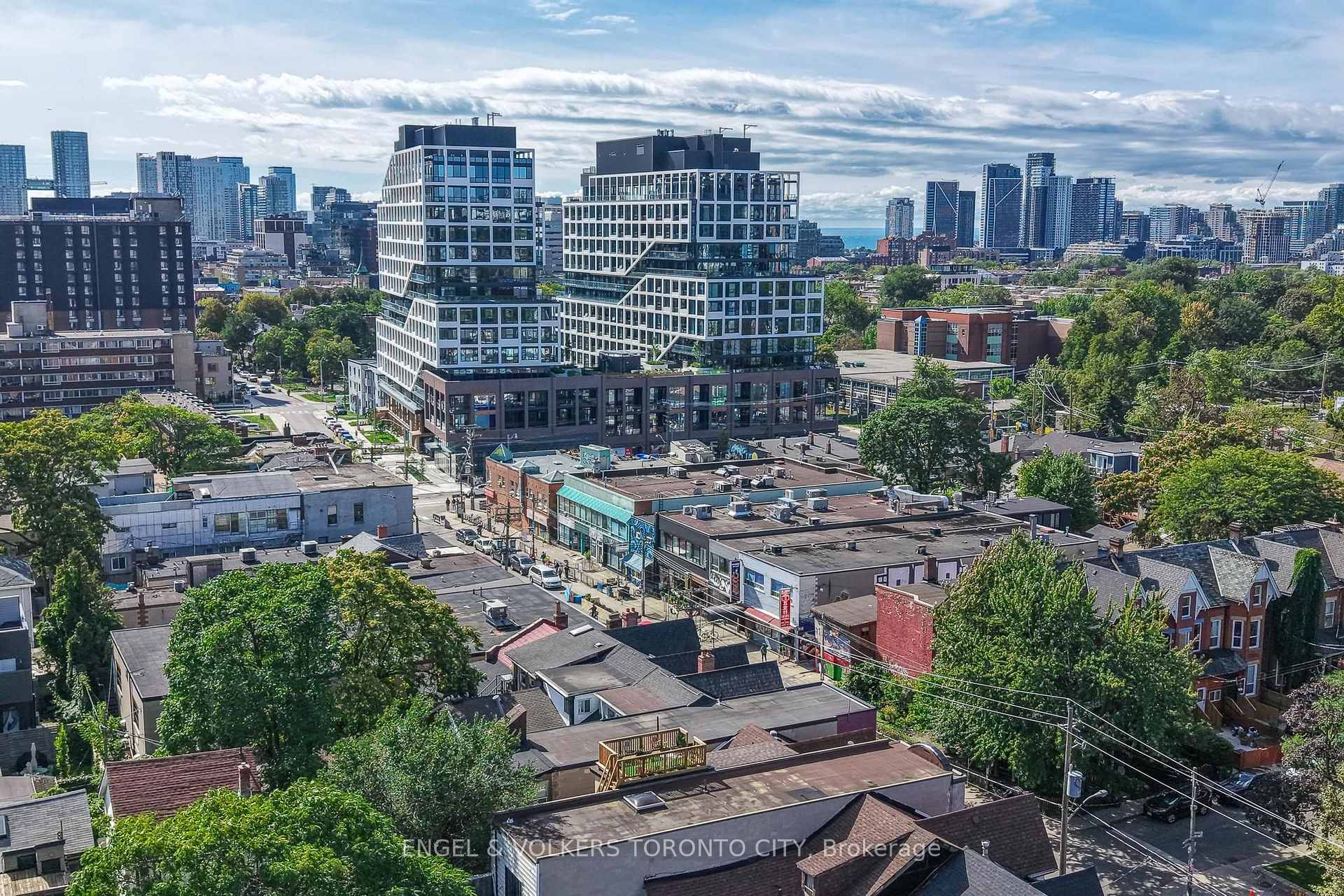 Photo 23 of 14 Kensington Place, Toronto, Kensington-Chinatown — HOMEH
