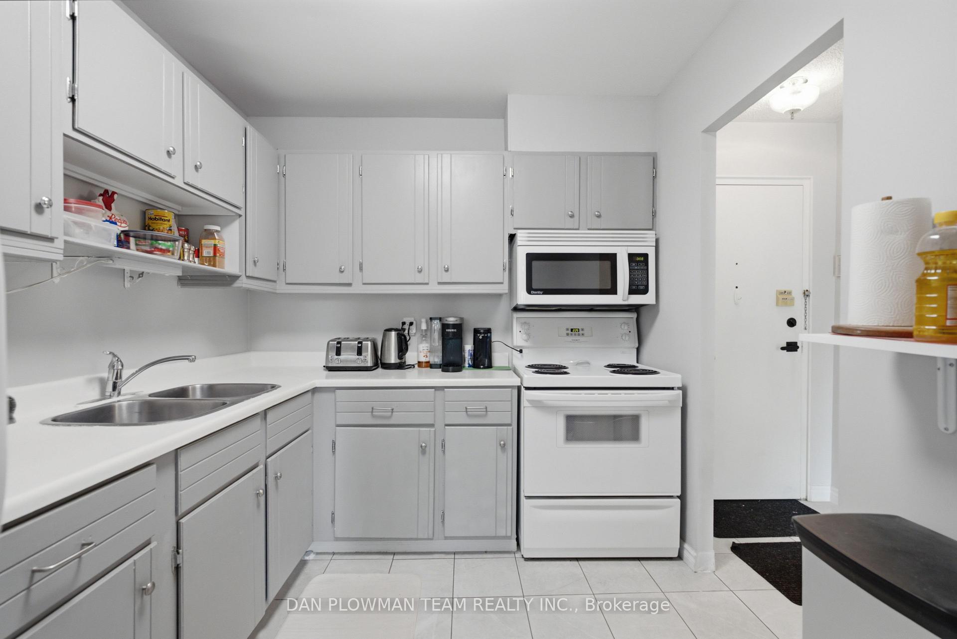 Photo 13 of Unit 204, 131 Taunton Road E, Oshawa, Centennial — HOMEH