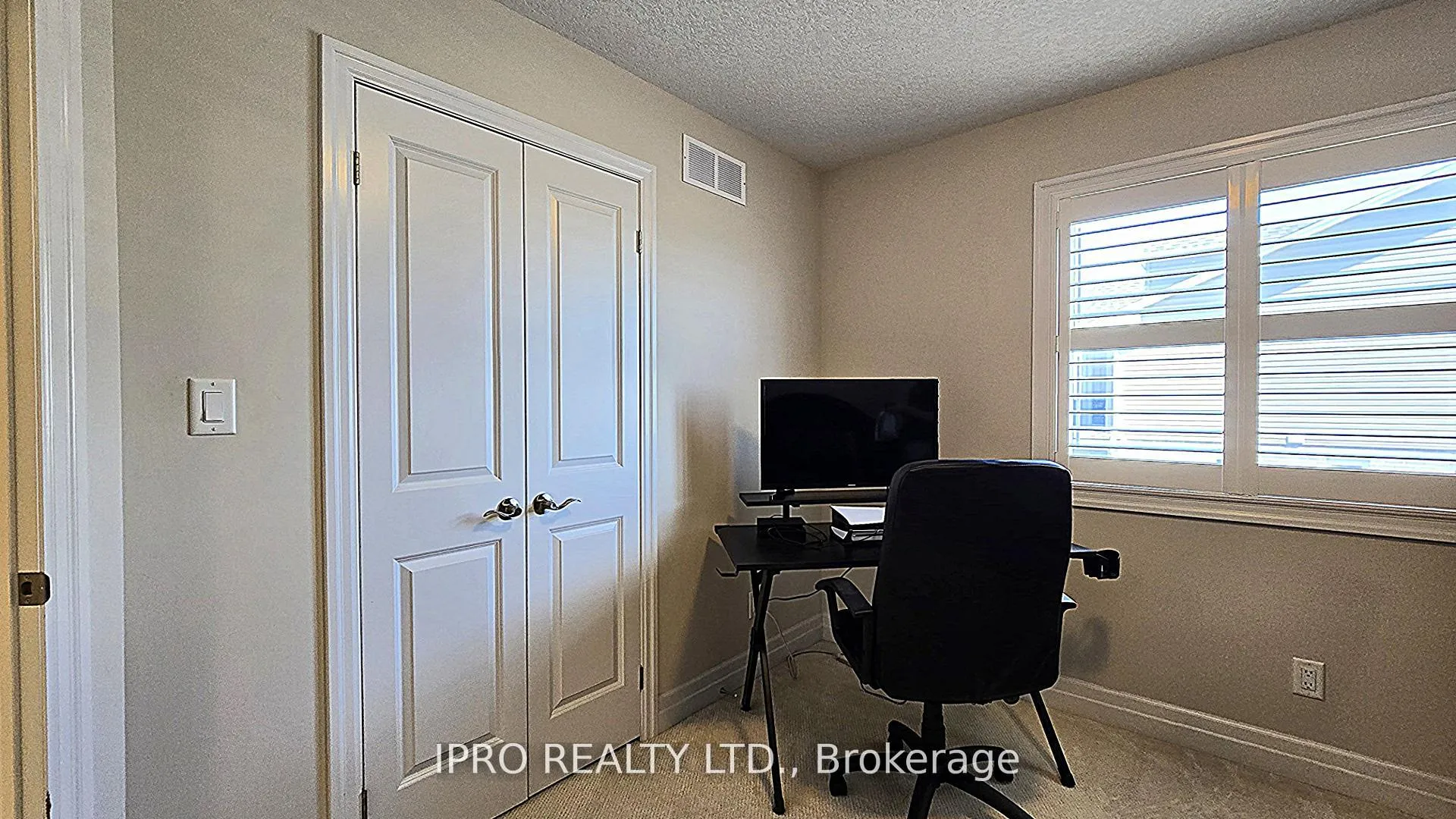 Photo 15 of 194 Bradshaw Drive, Stratford — HOMEH