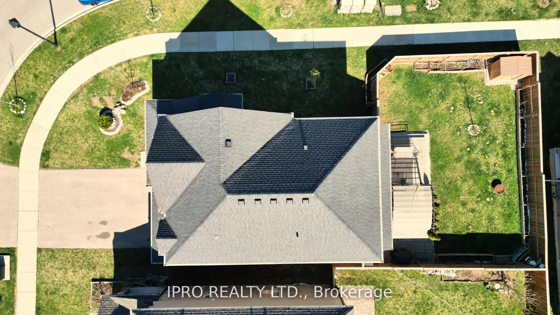 Photo 21 of 194 Bradshaw Drive, Stratford — HOMEH