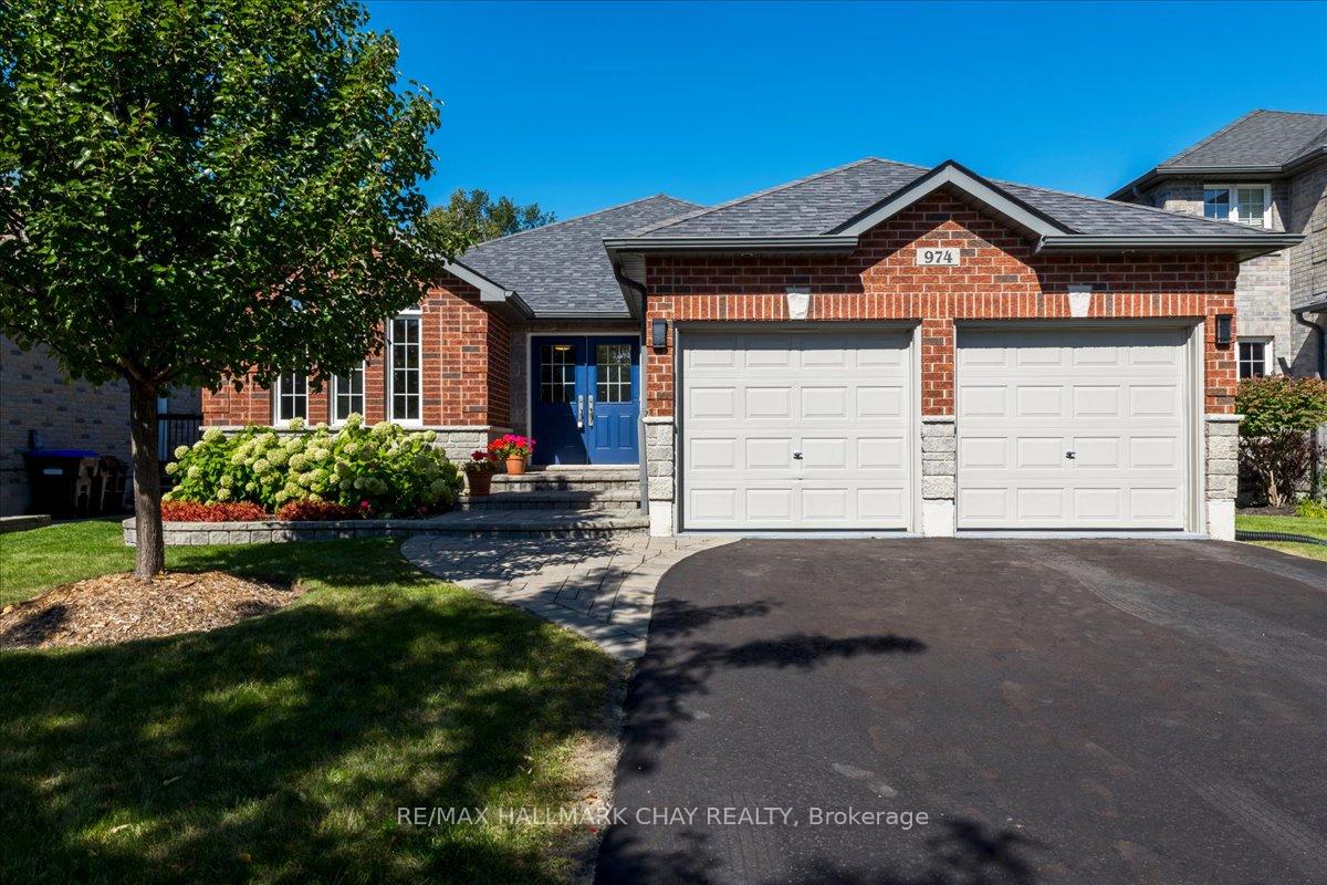 Photo 2 of 974 Booth Avenue, Innisfil, Alcona — HOMEH
