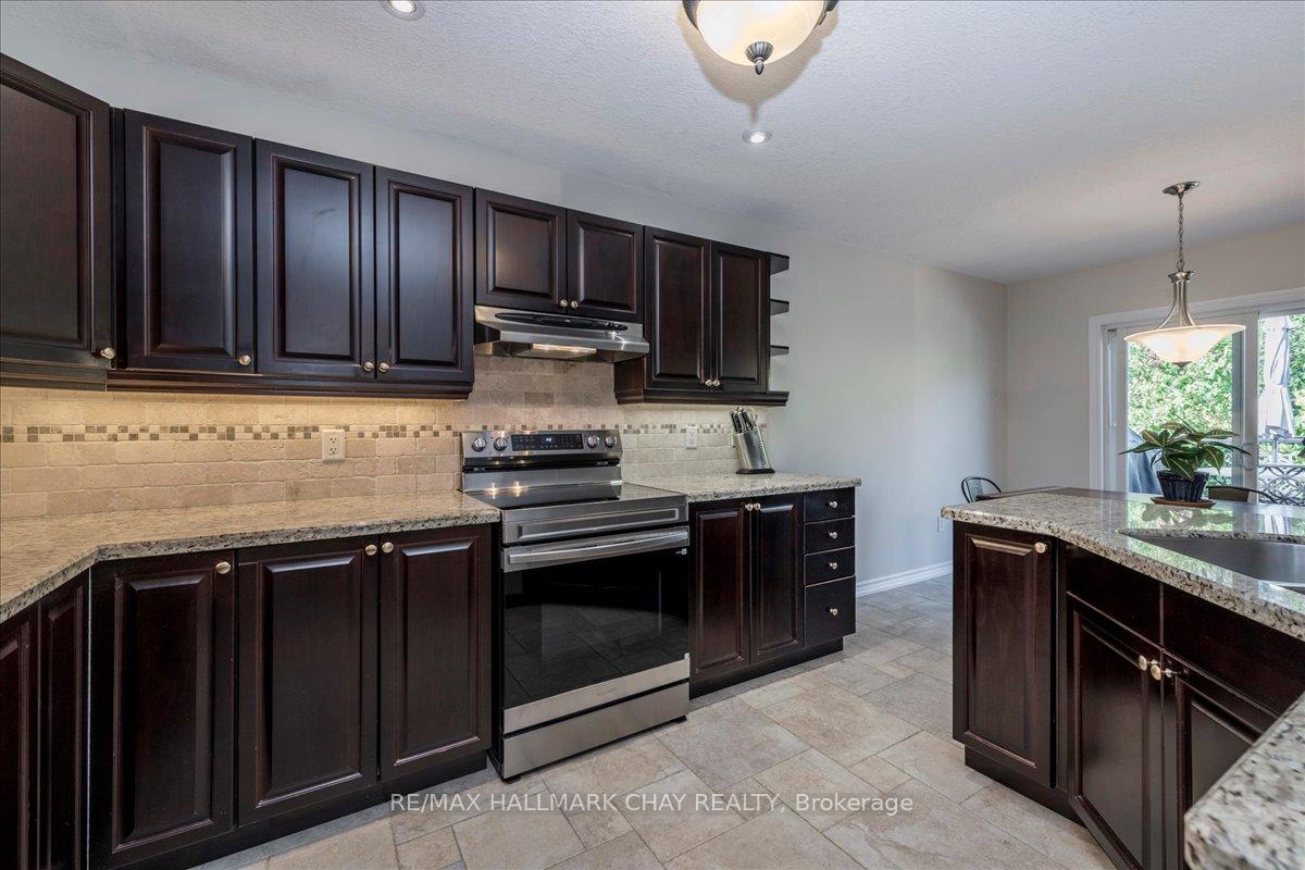 Photo 6 of 974 Booth Avenue, Innisfil, Alcona — HOMEH