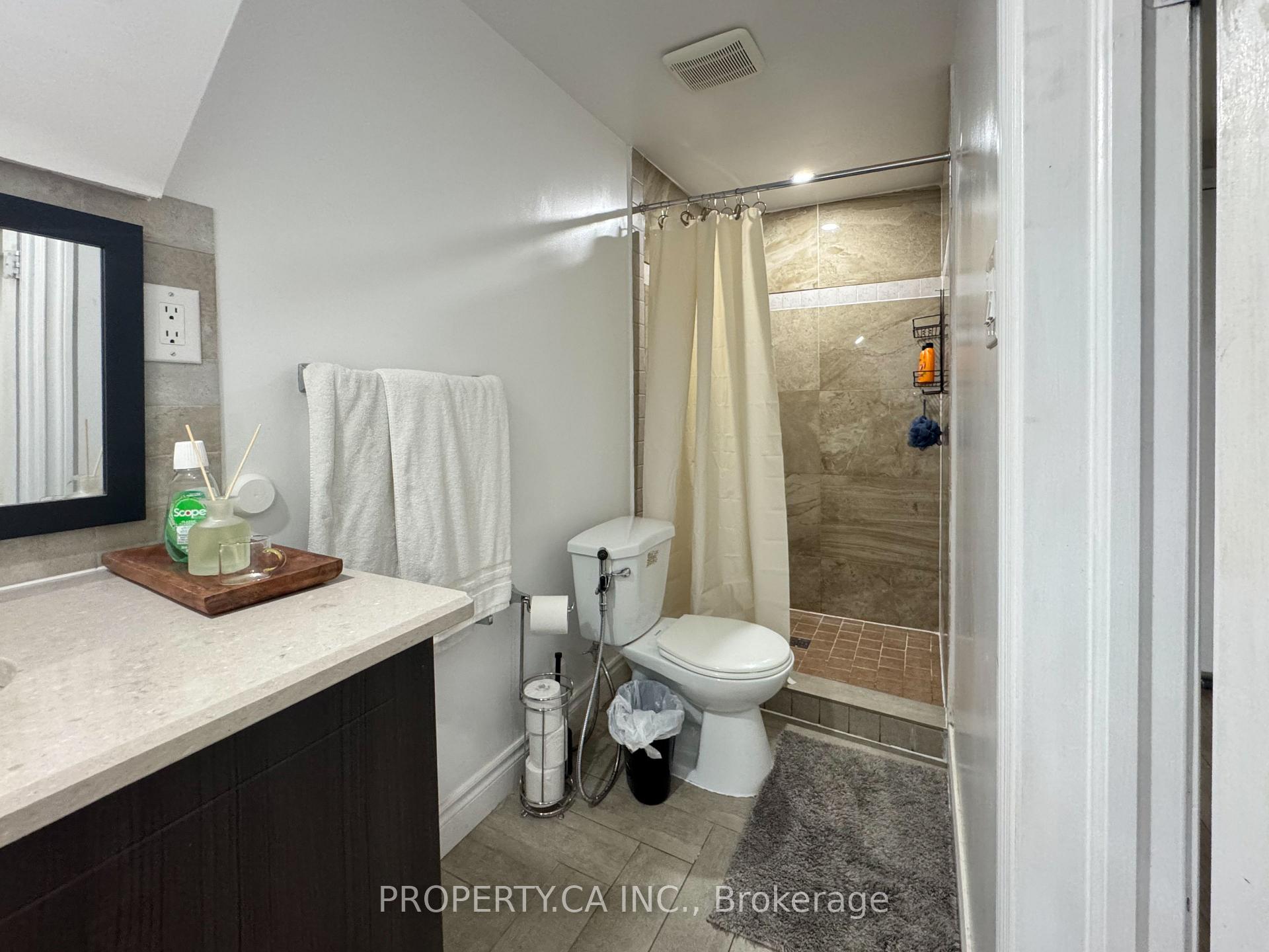 Photo 11 of Unit Lower, 37 Hewlett Crescent, Markham, Markville — HOMEH