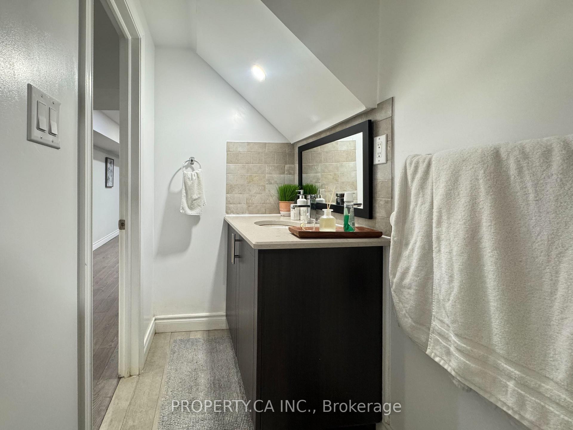Photo 12 of Unit Lower, 37 Hewlett Crescent, Markham, Markville — HOMEH
