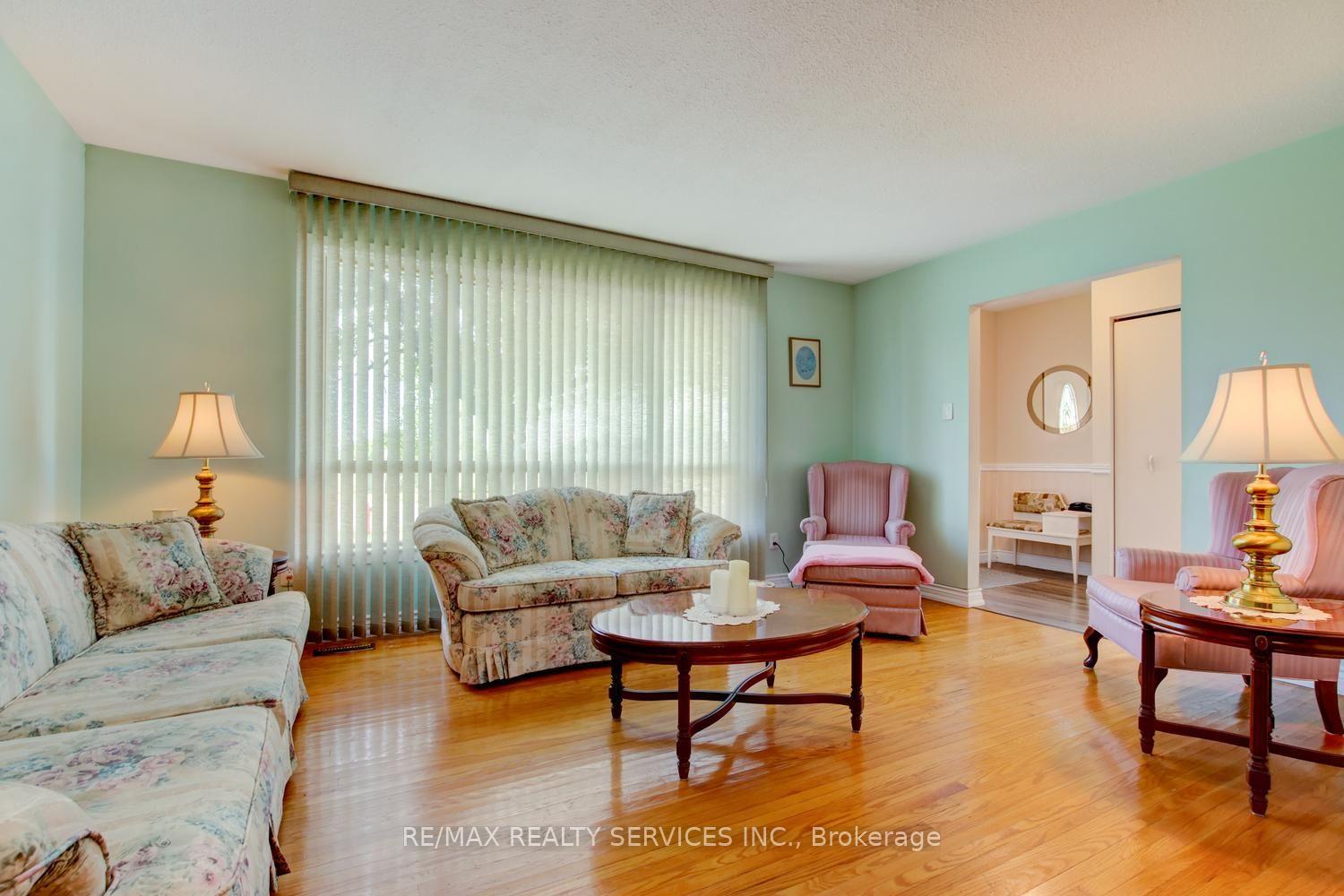 Photo 5 of 21 Finchgate Boulevard, Brampton, Southgate — HOMEH