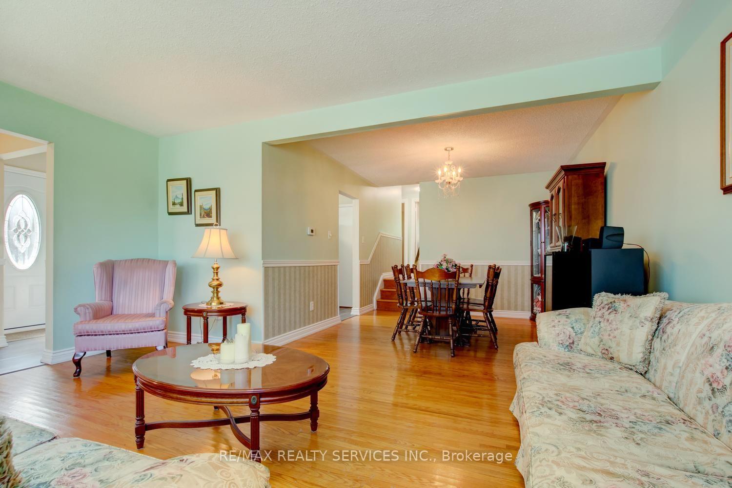 Photo 7 of 21 Finchgate Boulevard, Brampton, Southgate — HOMEH