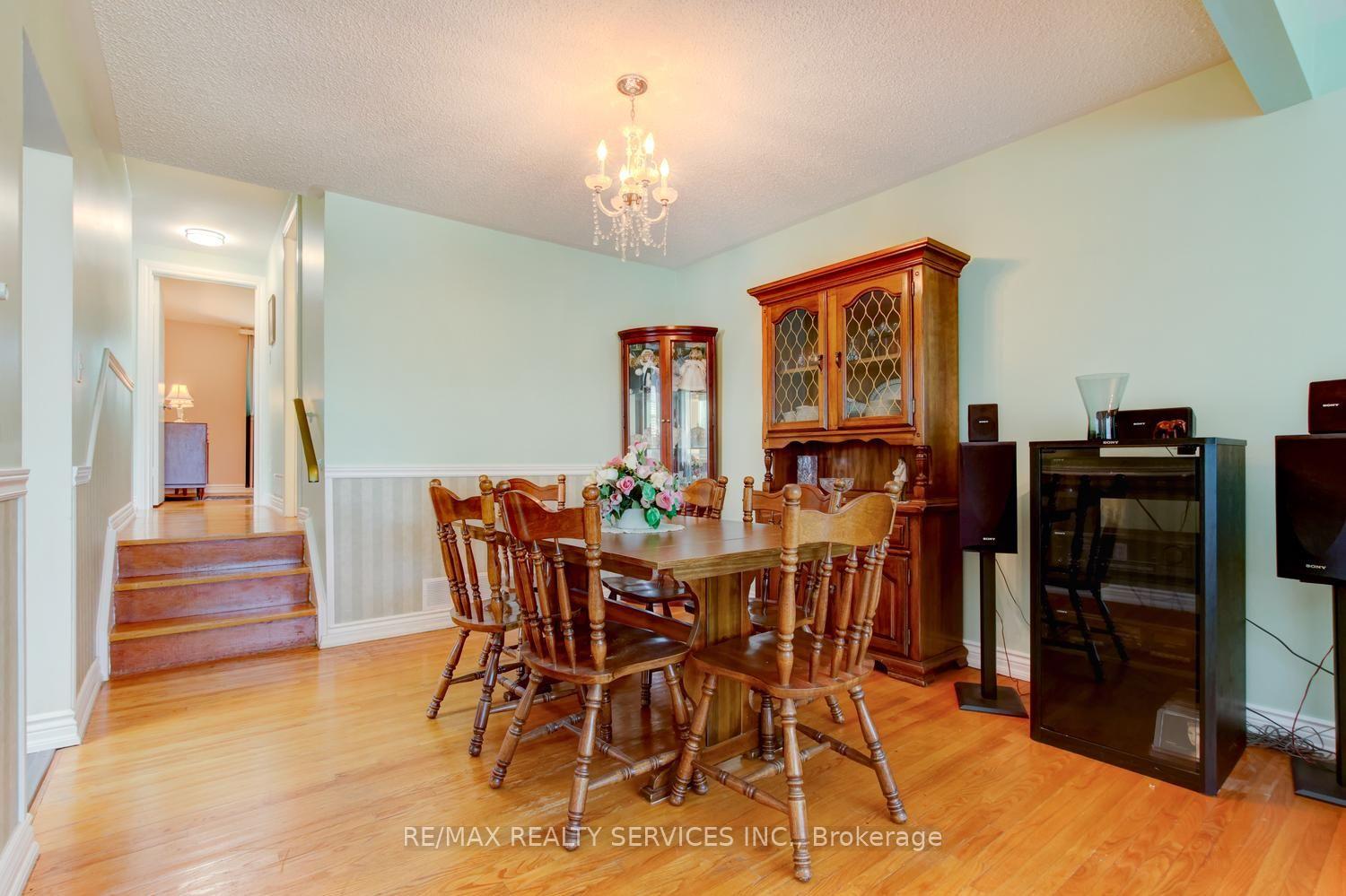 Photo 8 of 21 Finchgate Boulevard, Brampton, Southgate — HOMEH