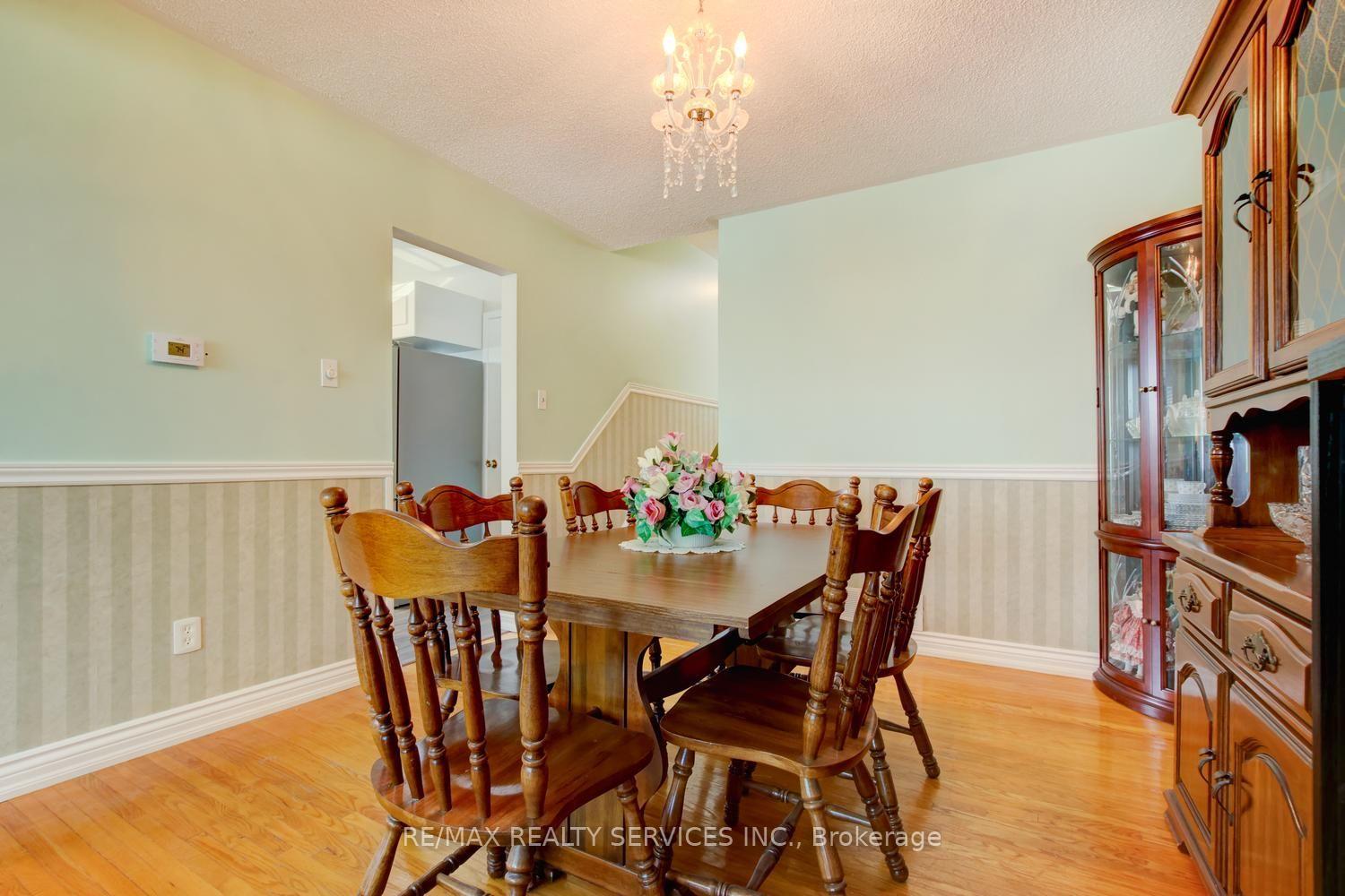 Photo 9 of 21 Finchgate Boulevard, Brampton, Southgate — HOMEH
