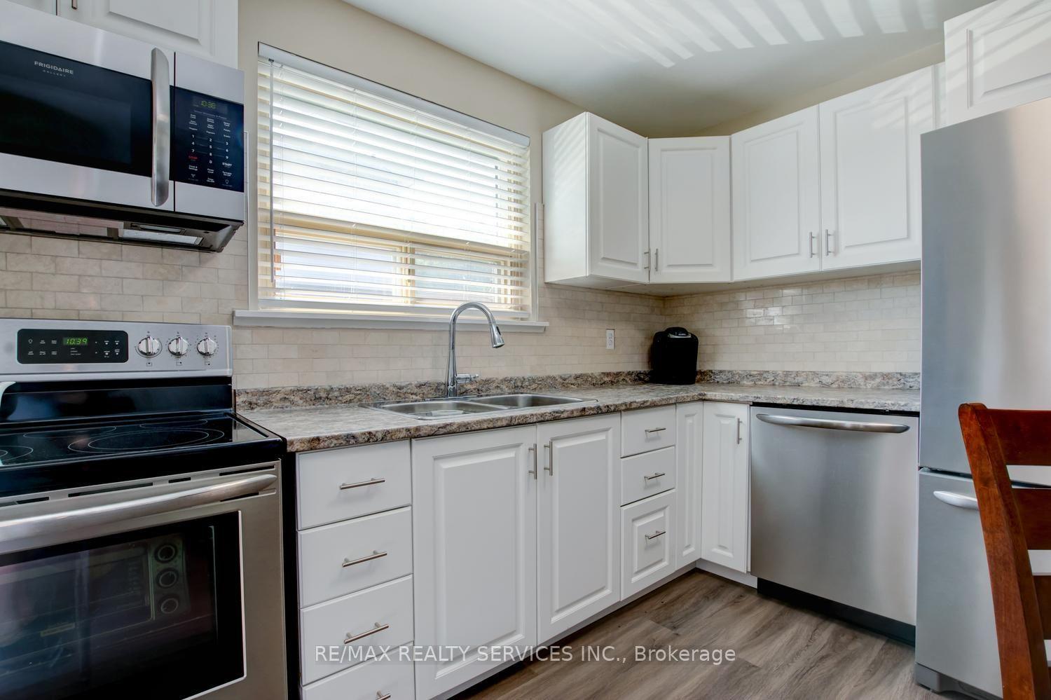 Photo 13 of 21 Finchgate Boulevard, Brampton, Southgate — HOMEH