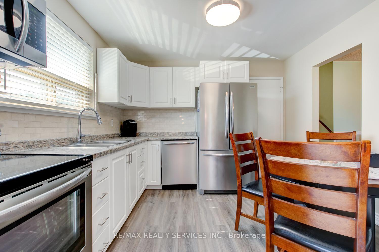 Photo 15 of 21 Finchgate Boulevard, Brampton, Southgate — HOMEH