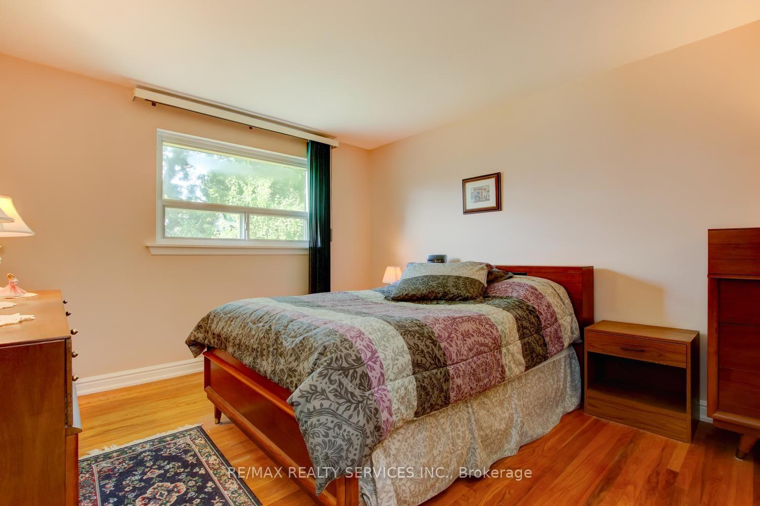 Photo 19 of 21 Finchgate Boulevard, Brampton, Southgate — HOMEH
