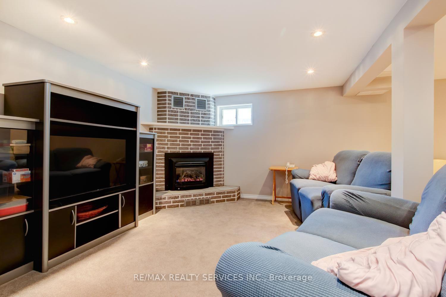 Photo 25 of 21 Finchgate Boulevard, Brampton, Southgate — HOMEH