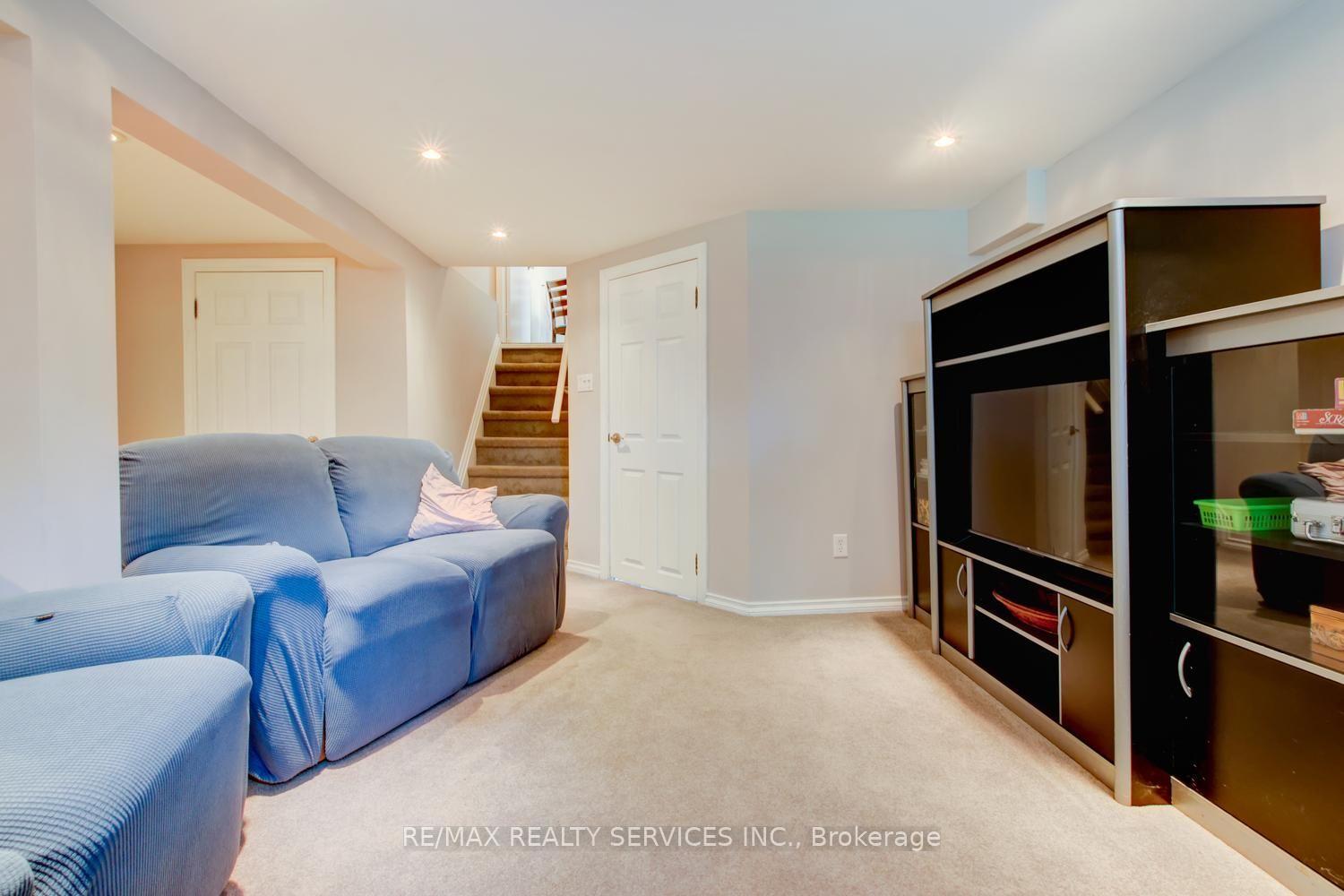 Photo 28 of 21 Finchgate Boulevard, Brampton, Southgate — HOMEH
