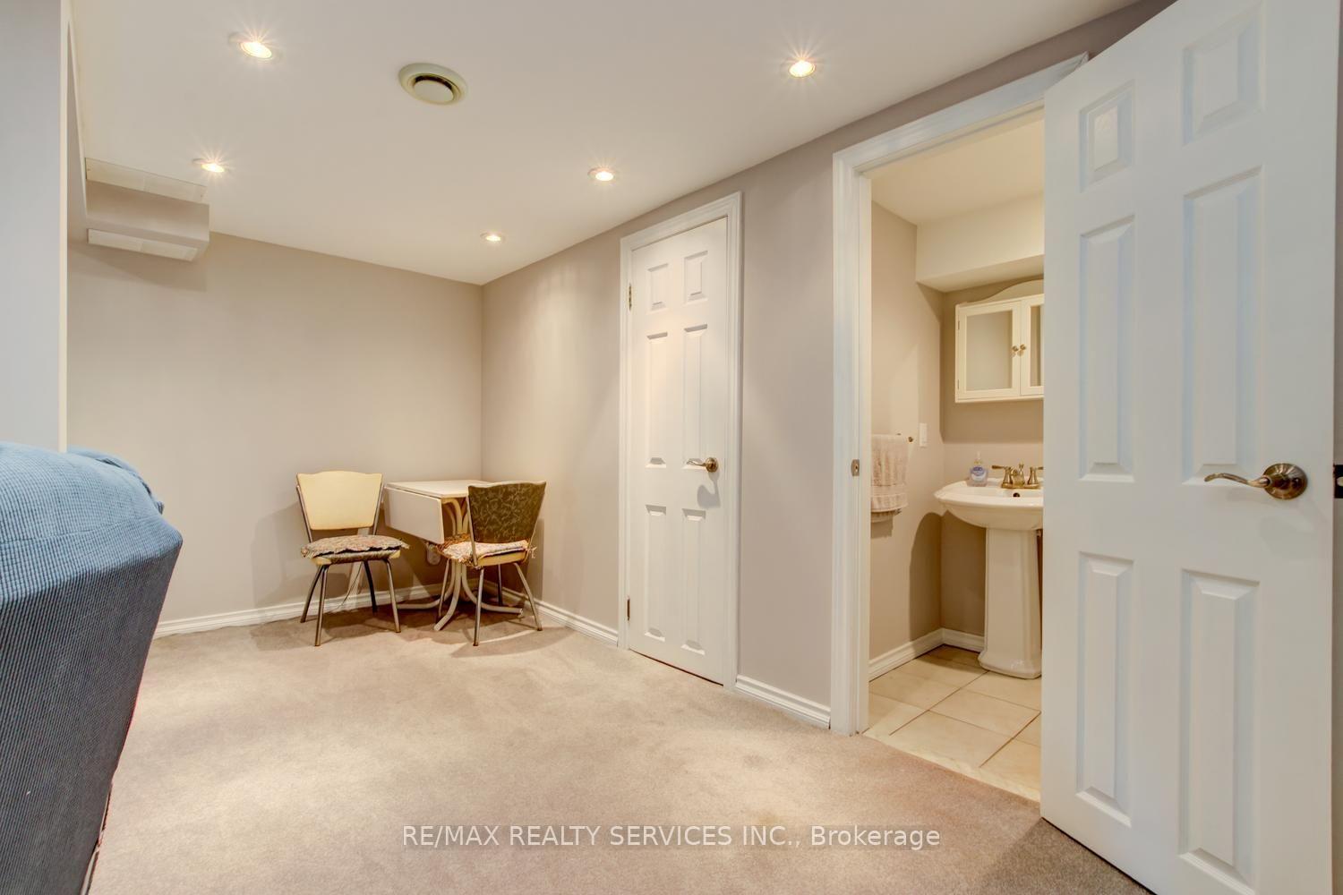 Photo 29 of 21 Finchgate Boulevard, Brampton, Southgate — HOMEH