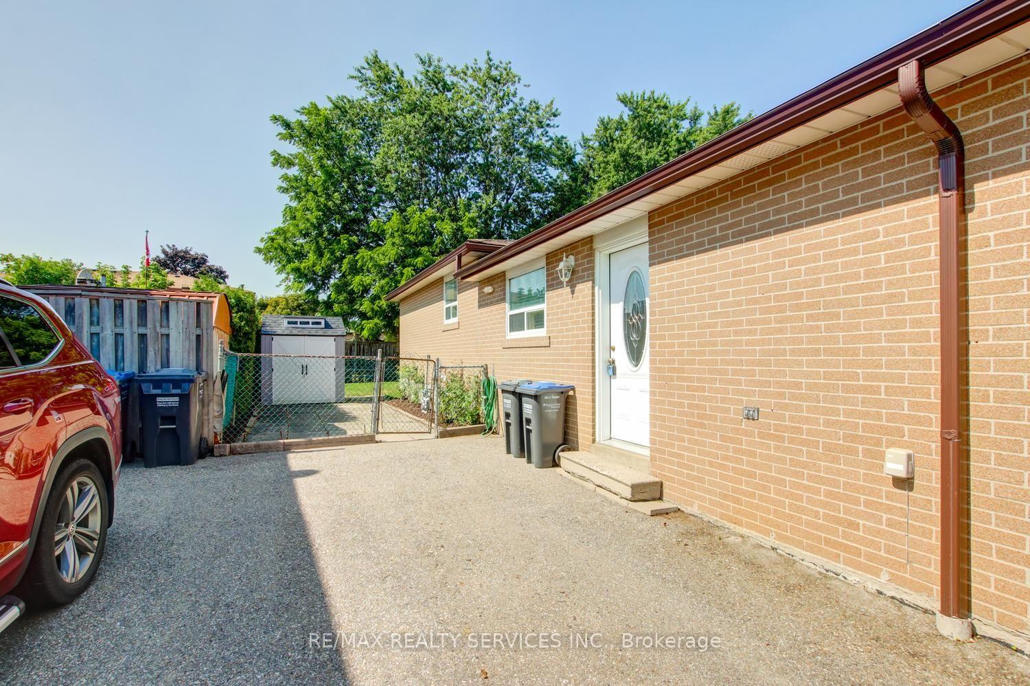 Photo 35 of 21 Finchgate Boulevard, Brampton, Southgate — HOMEH