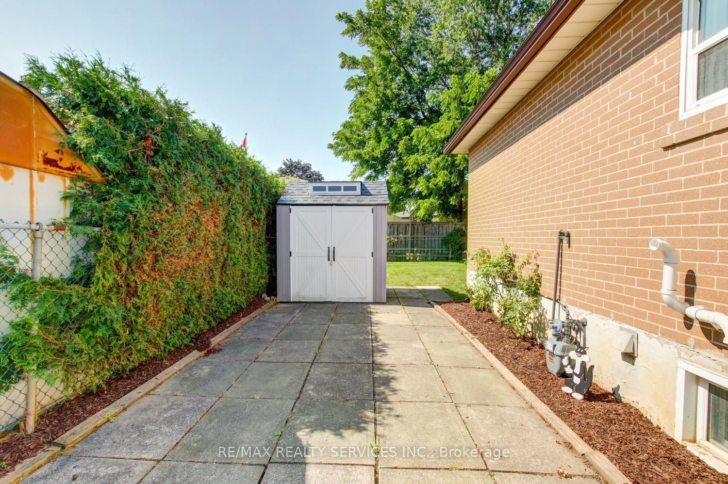 Photo 36 of 21 Finchgate Boulevard, Brampton, Southgate — HOMEH
