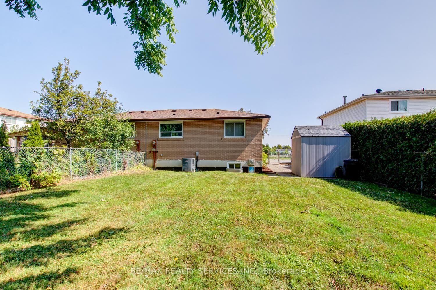 Photo 40 of 21 Finchgate Boulevard, Brampton, Southgate — HOMEH