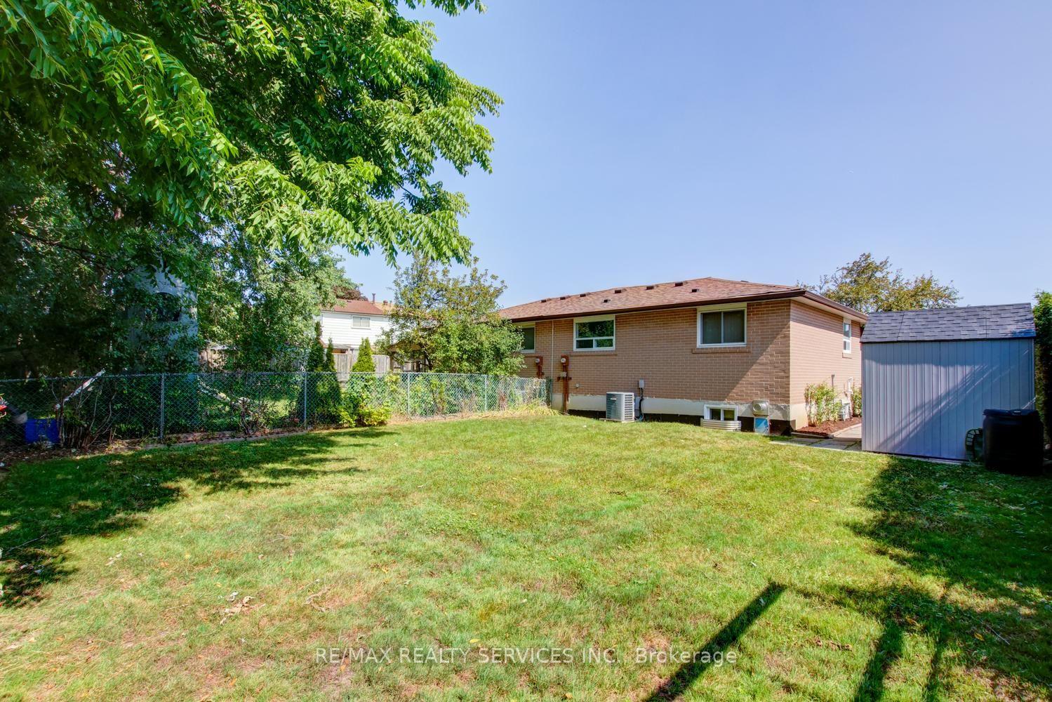 Photo 41 of 21 Finchgate Boulevard, Brampton, Southgate — HOMEH