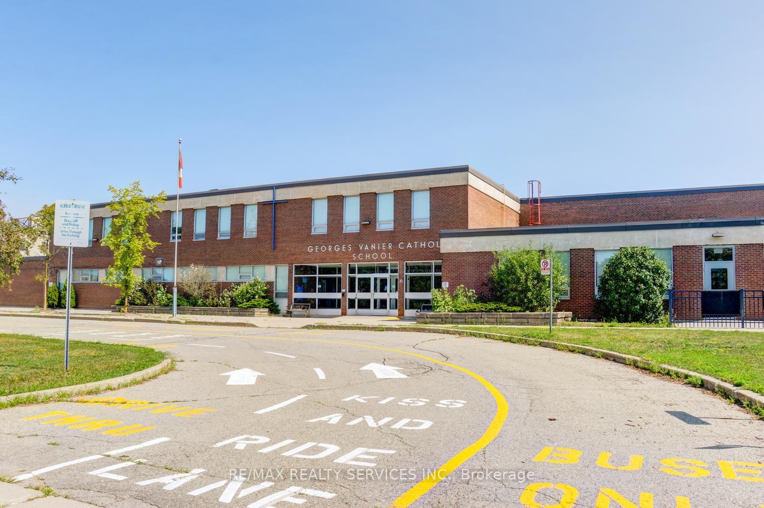 Photo 44 of 21 Finchgate Boulevard, Brampton, Southgate — HOMEH