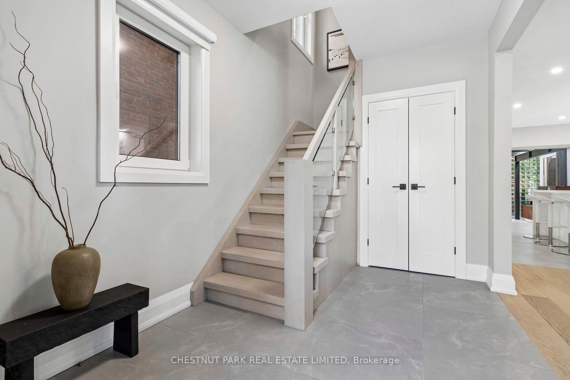 Photo 4 of 335 St Clair Avenue E, Toronto, Rosedale-Moore Park — HOMEH