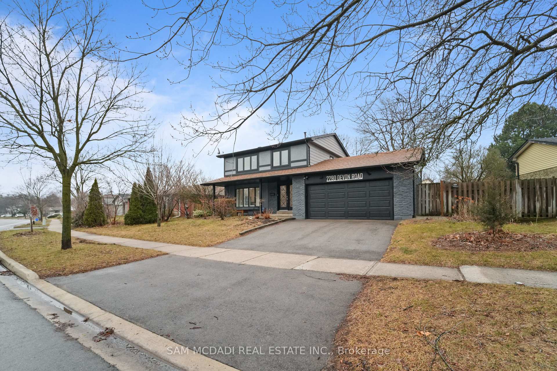 Photo 1 of 2290 Devon Road, Oakville, Ford — HOMEH
