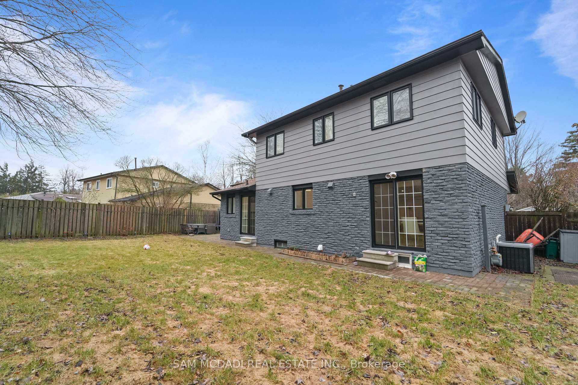 Photo 2 of 2290 Devon Road, Oakville, Ford — HOMEH
