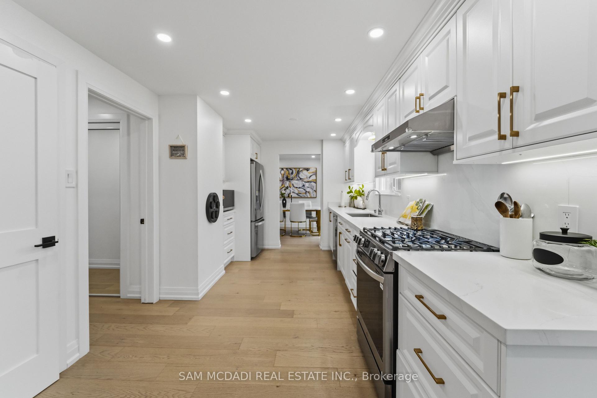 Photo 8 of 2290 Devon Road, Oakville, Ford — HOMEH
