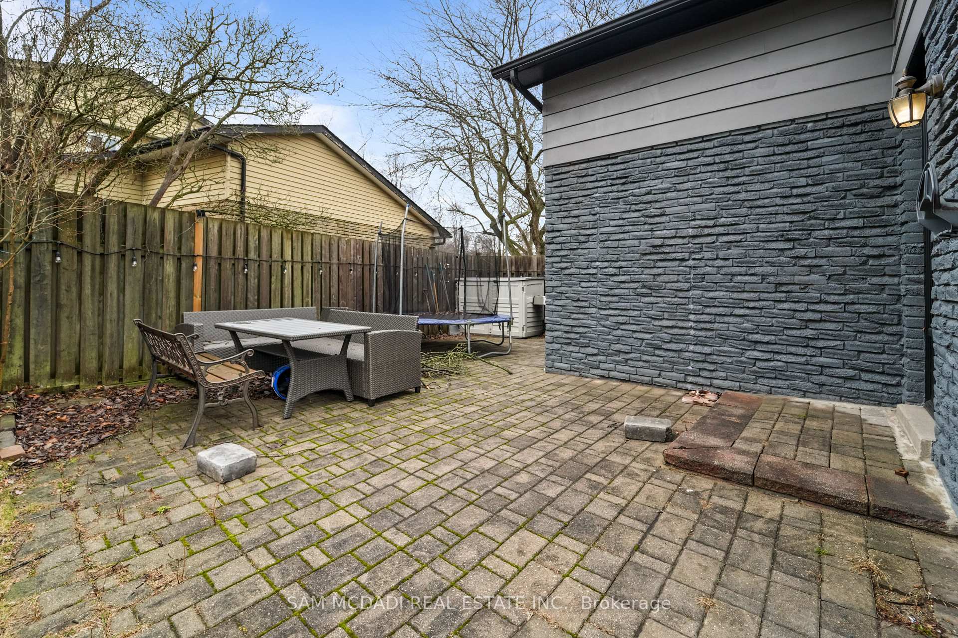 Photo 15 of 2290 Devon Road, Oakville, Ford — HOMEH
