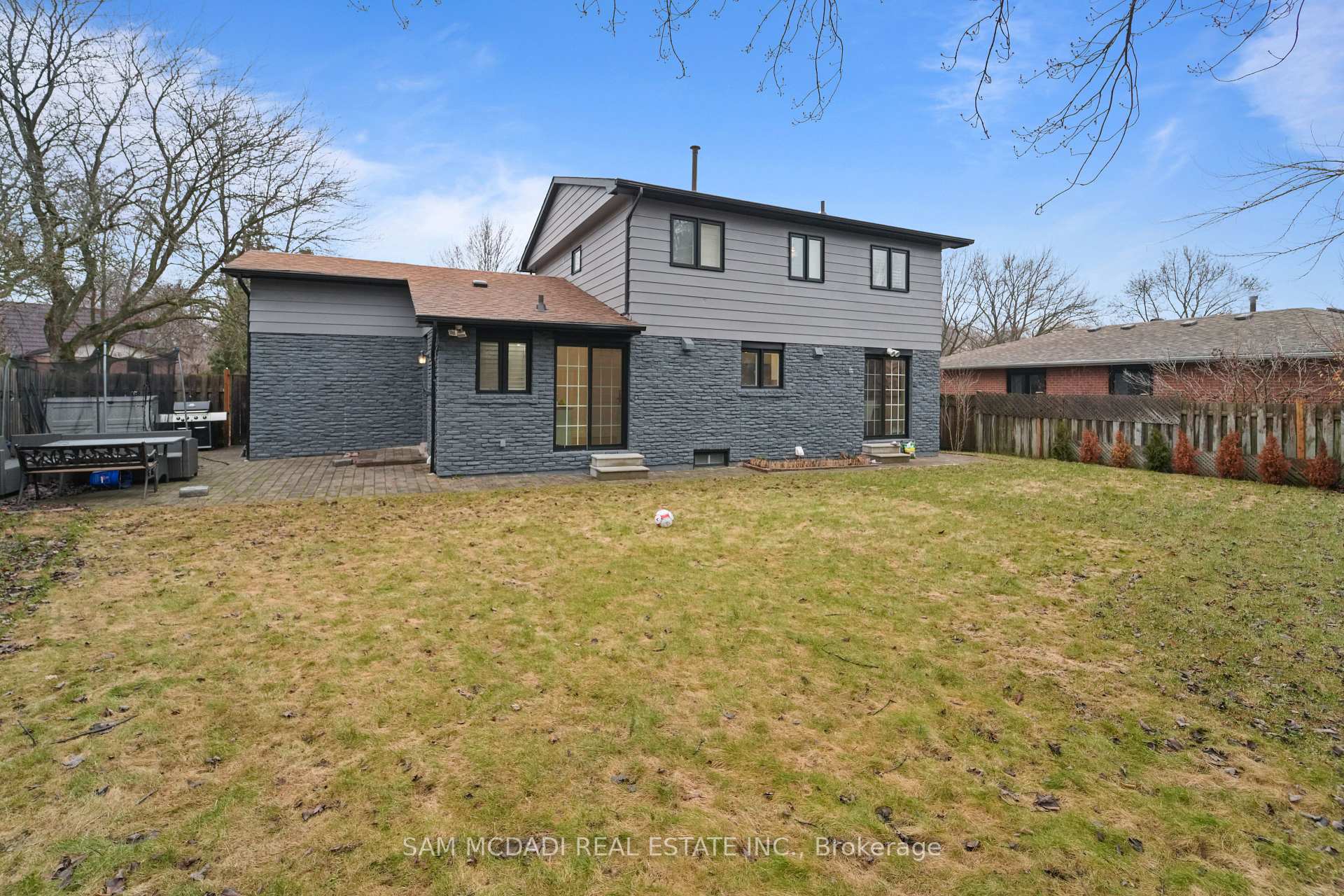 Photo 17 of 2290 Devon Road, Oakville, Ford — HOMEH
