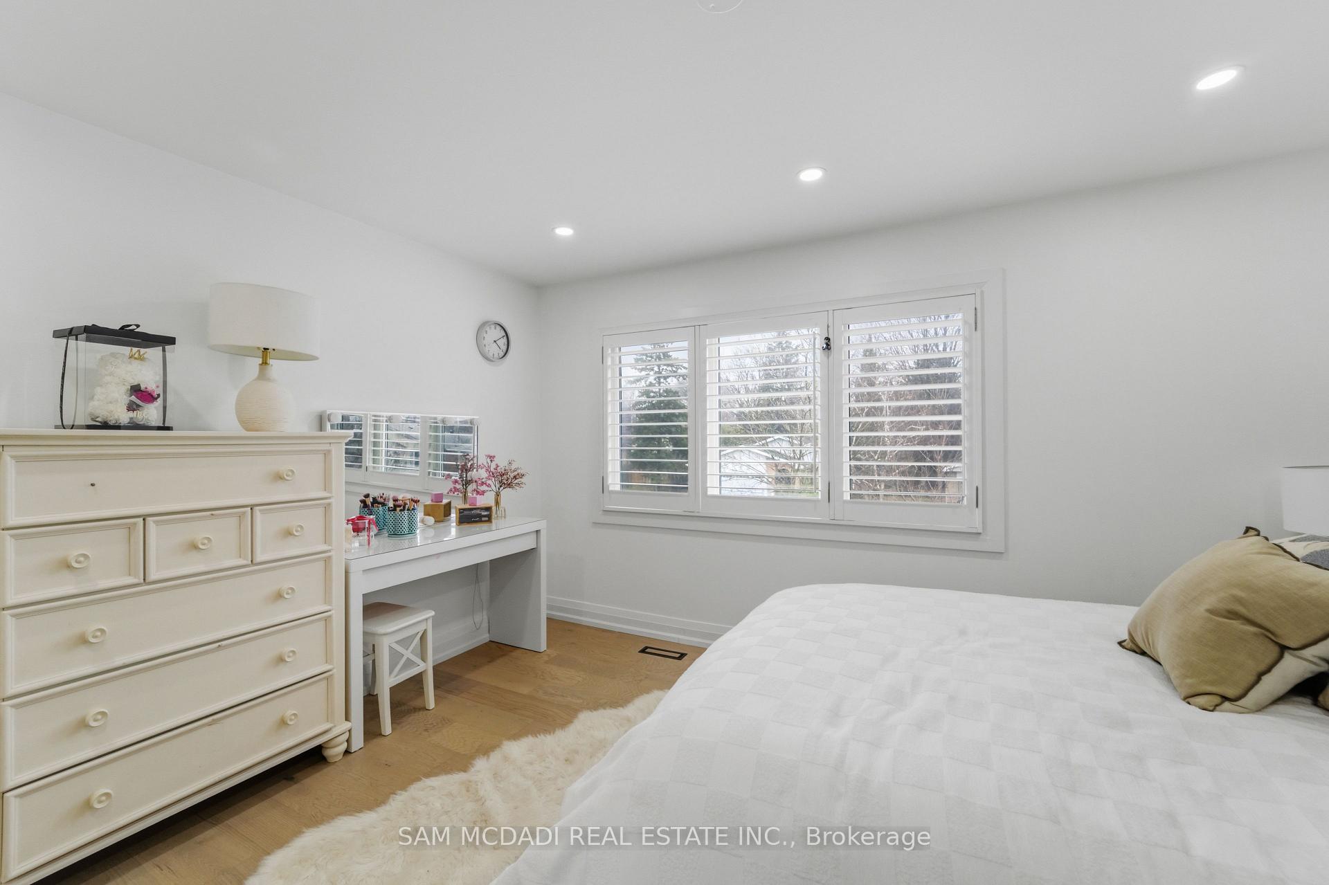 Photo 34 of 2290 Devon Road, Oakville, Ford — HOMEH