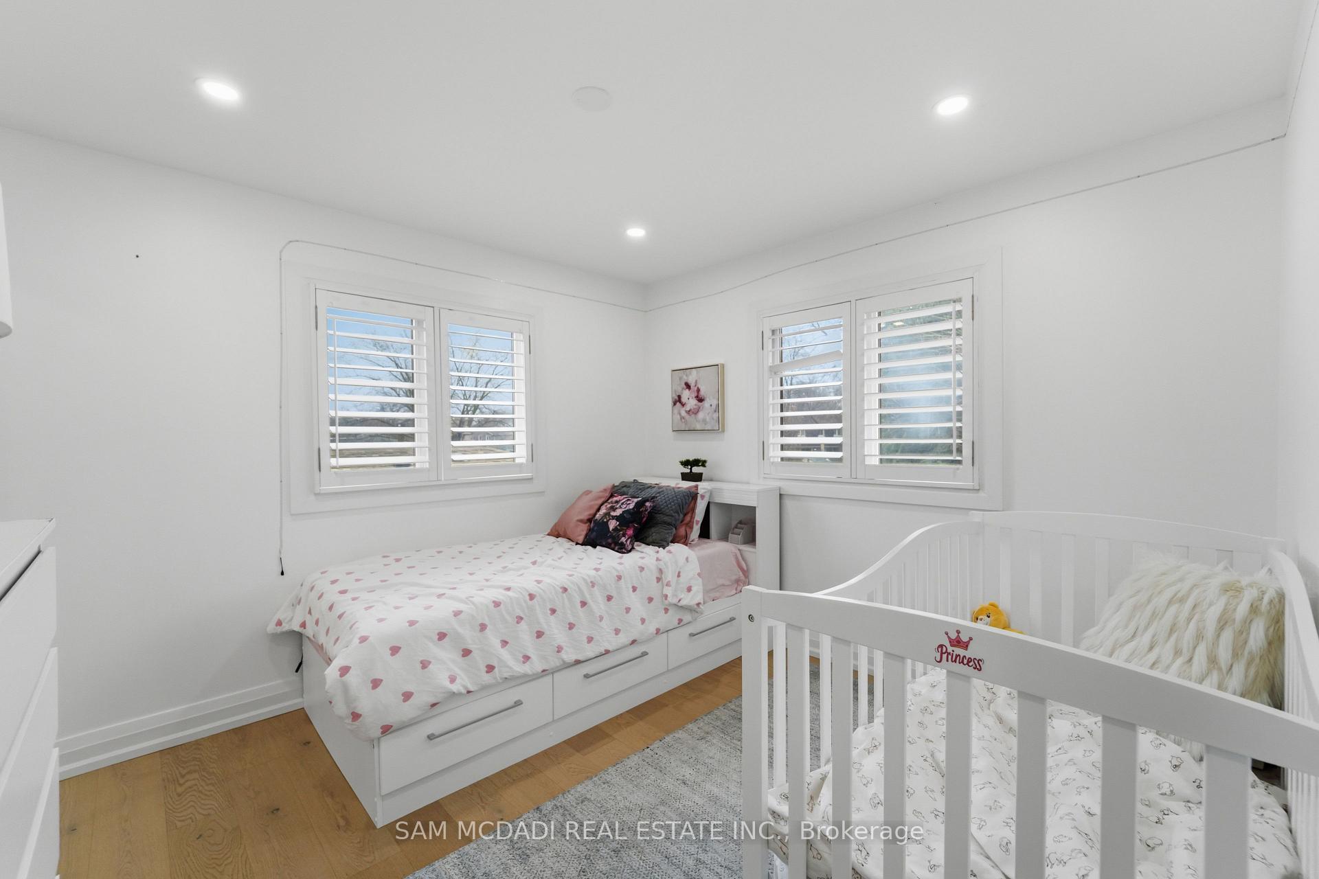 Photo 35 of 2290 Devon Road, Oakville, Ford — HOMEH