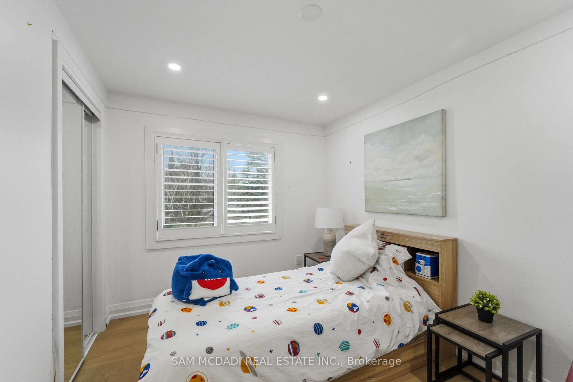 Photo 36 of 2290 Devon Road, Oakville, Ford — HOMEH