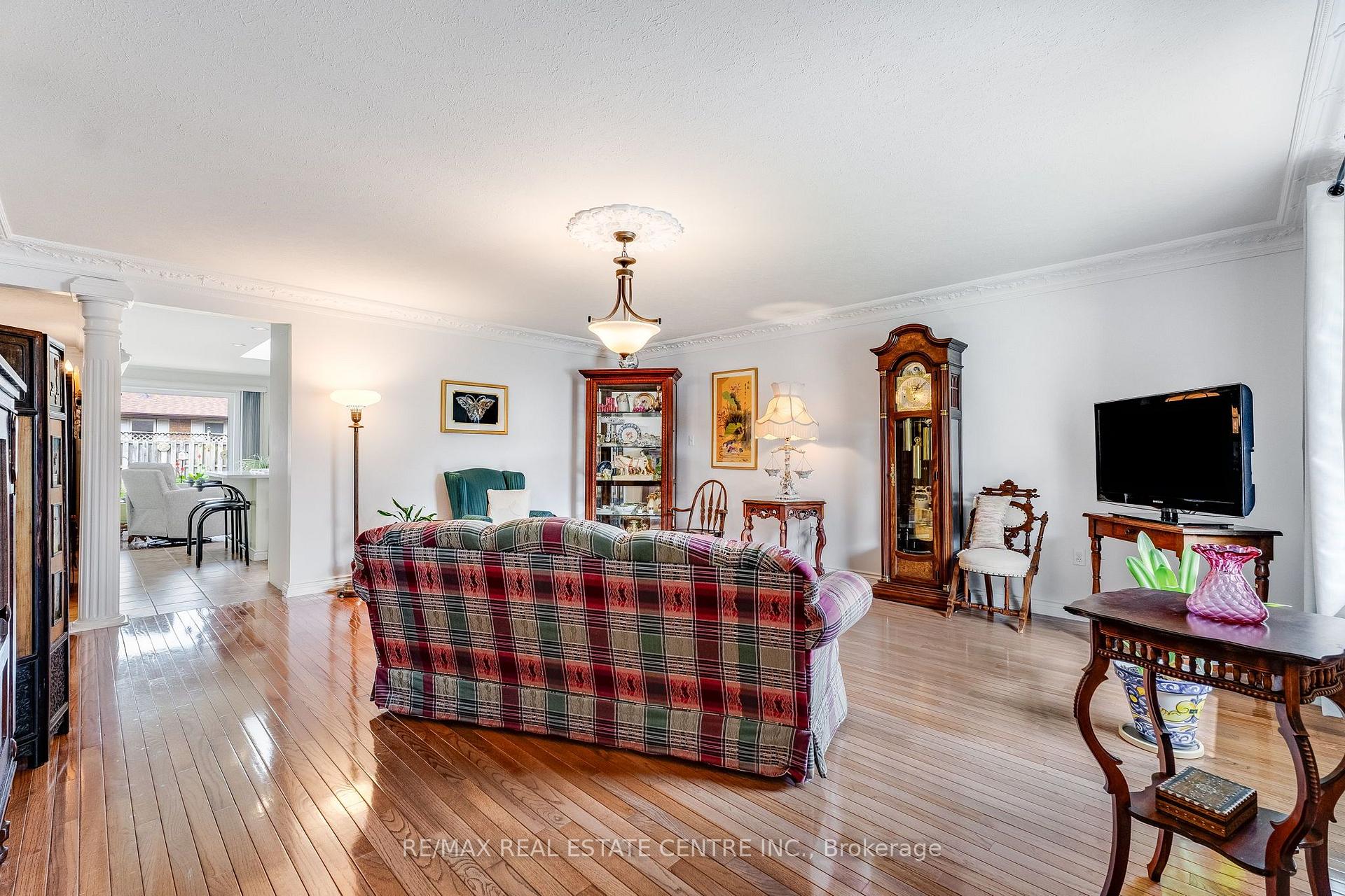Photo 2 of 2 Swallow Place, Chatham-Kent, Blenheim — HOMEH