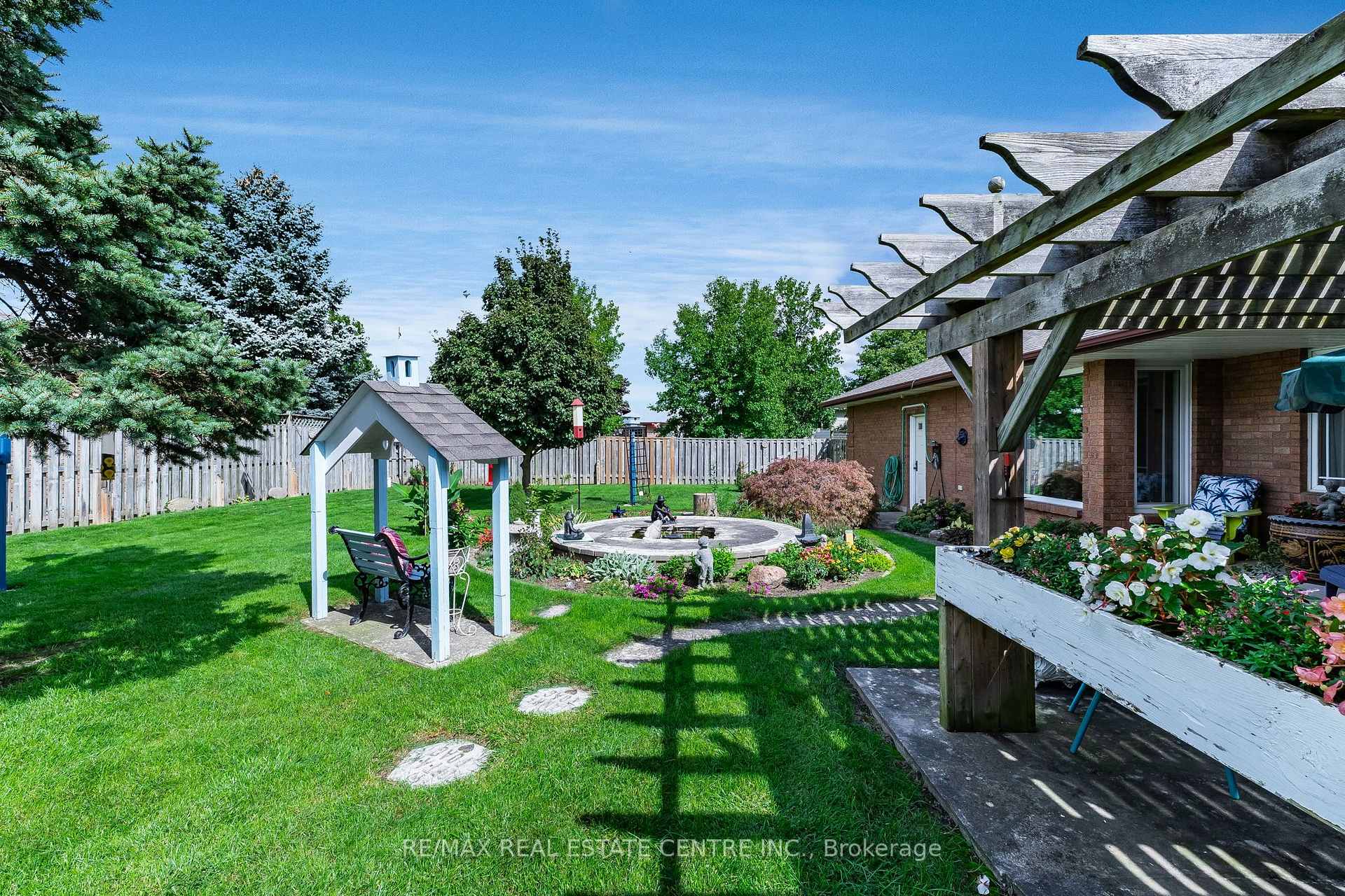 Photo 38 of 2 Swallow Place, Chatham-Kent, Blenheim — HOMEH