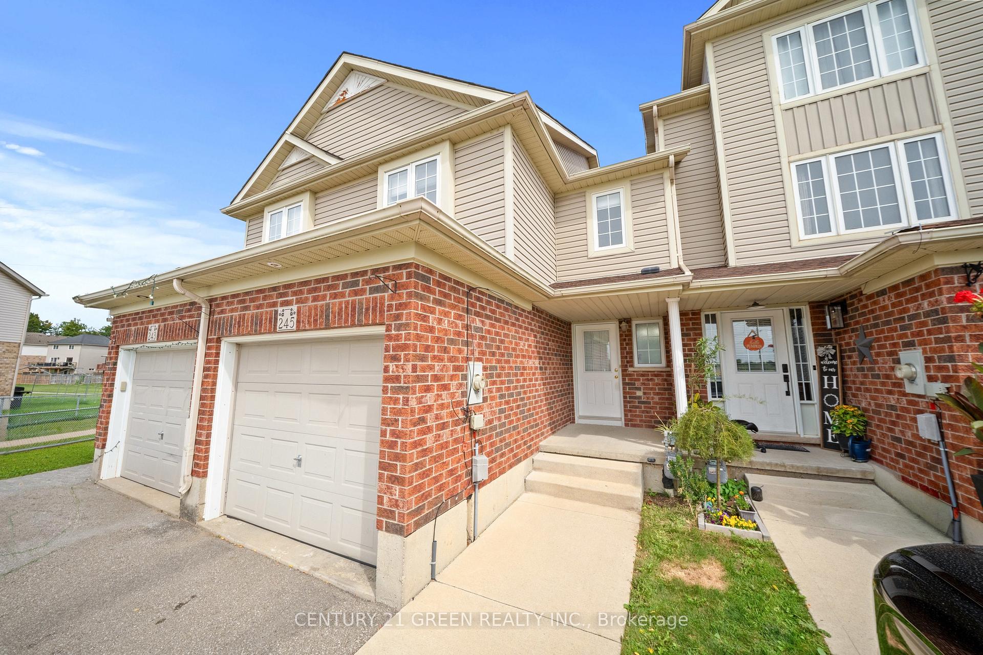 Photo 3 of 245 Red Clover Court, Kitchener, Larentian West — HOMEH
