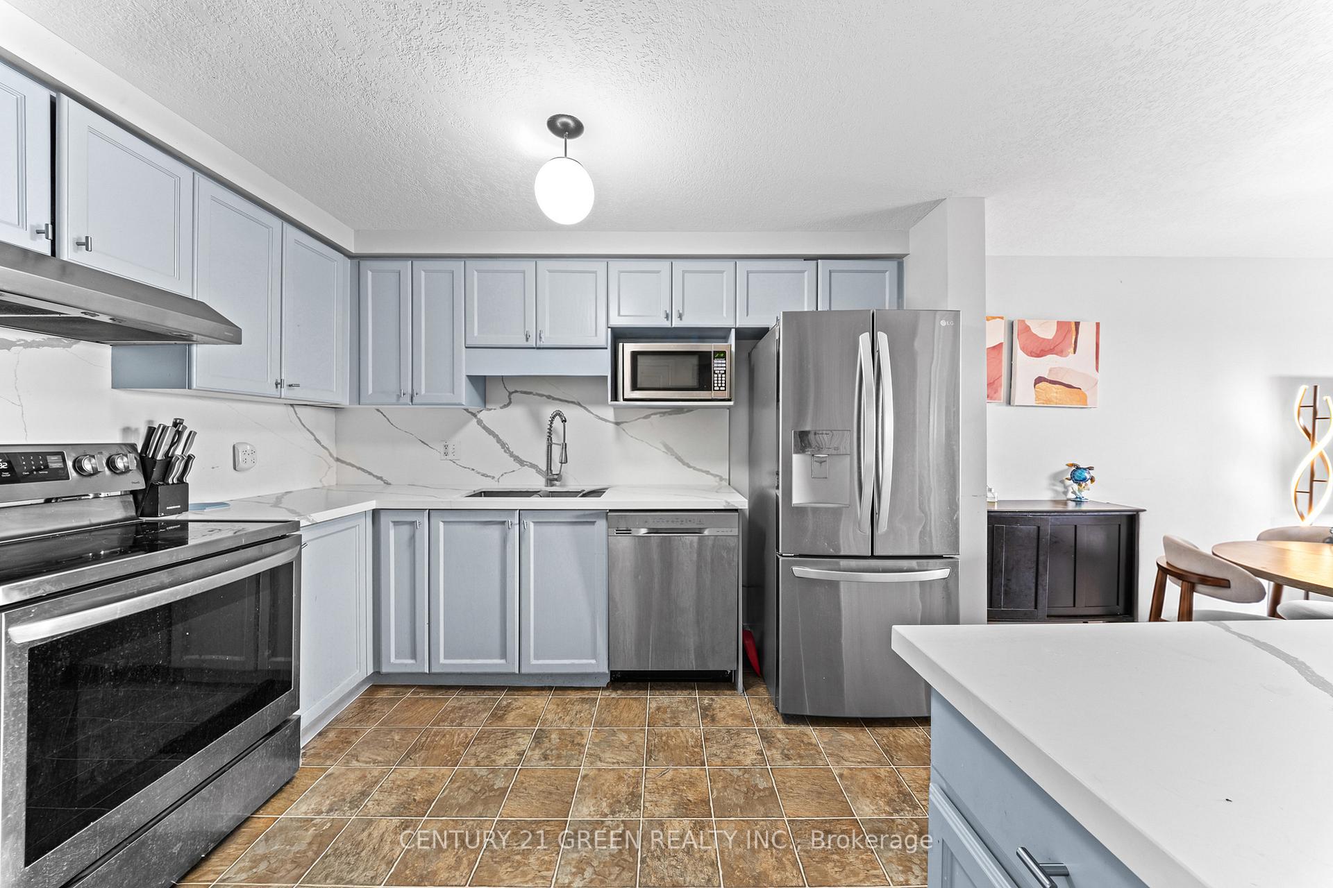 Photo 7 of 245 Red Clover Court, Kitchener, Larentian West — HOMEH