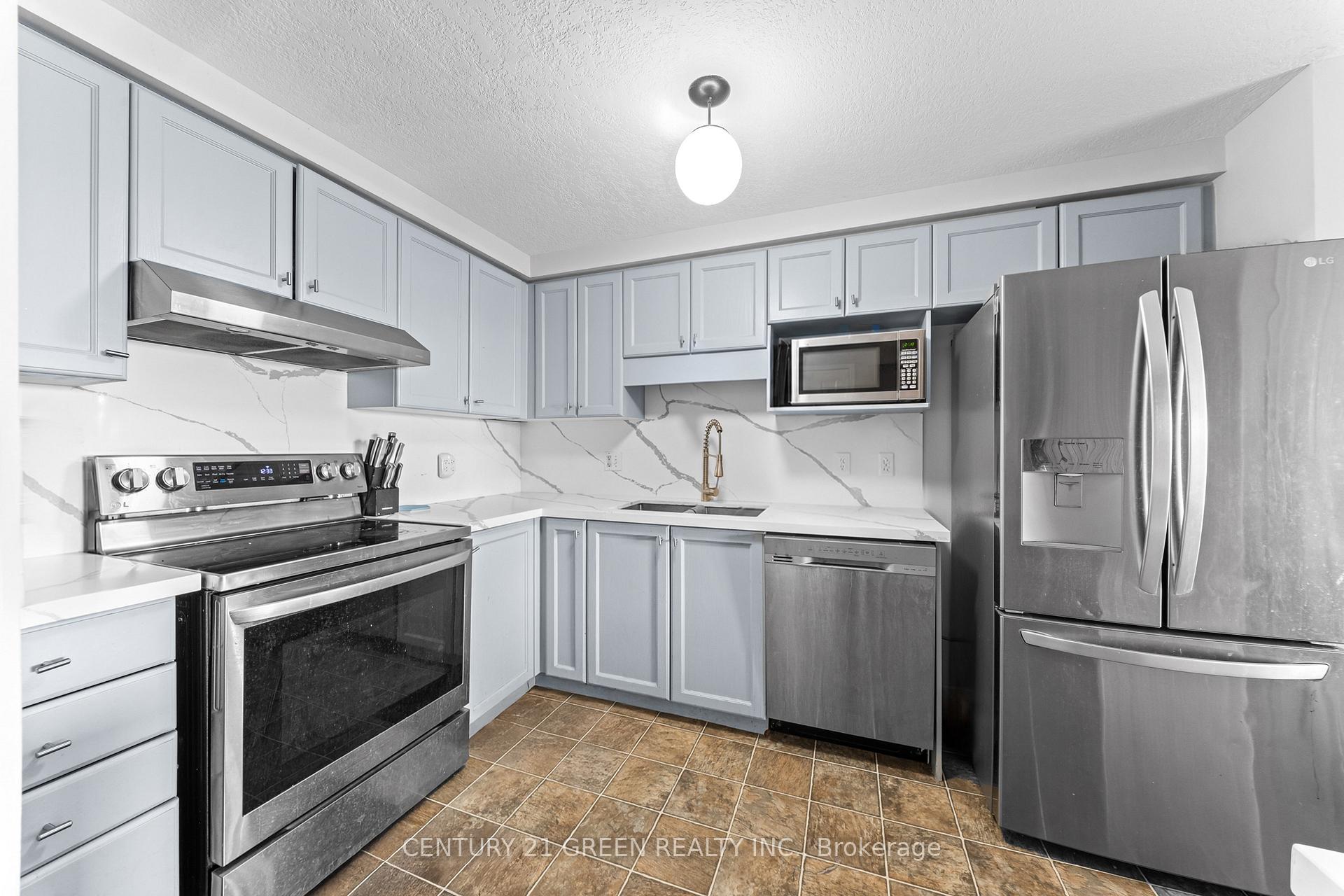 Photo 8 of 245 Red Clover Court, Kitchener, Larentian West — HOMEH