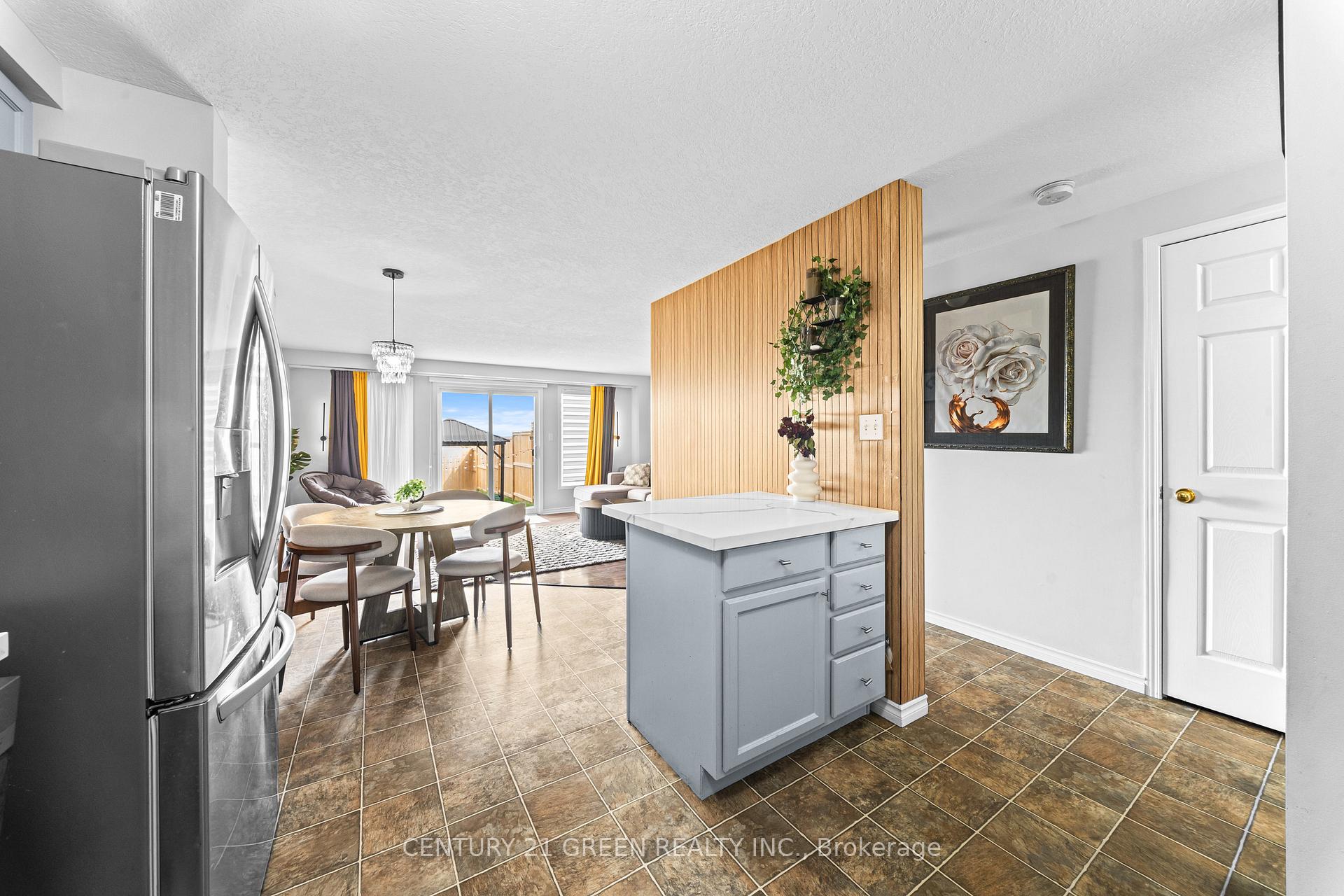 Photo 9 of 245 Red Clover Court, Kitchener, Larentian West — HOMEH