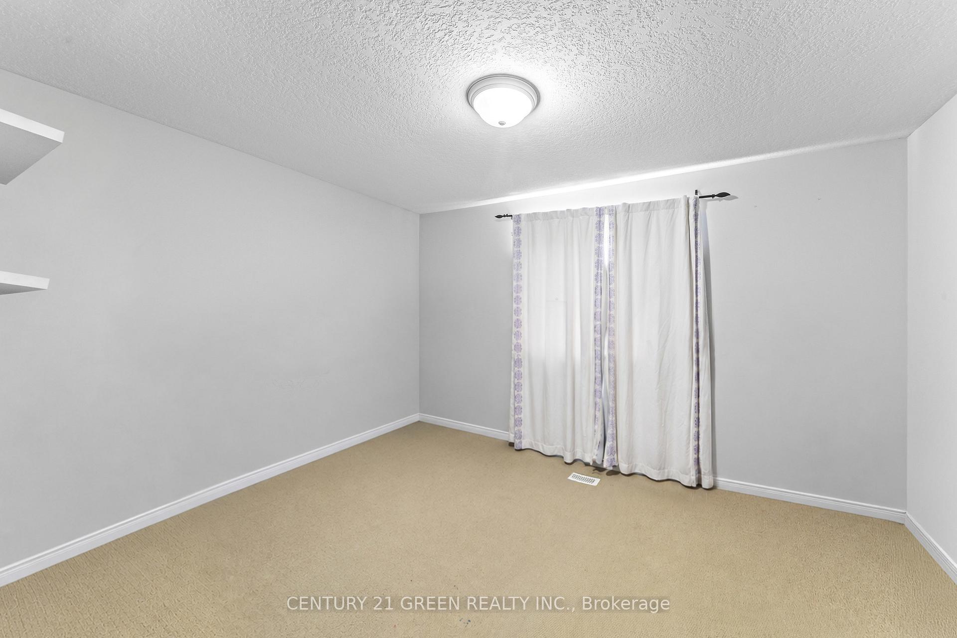 Photo 18 of 245 Red Clover Court, Kitchener, Larentian West — HOMEH