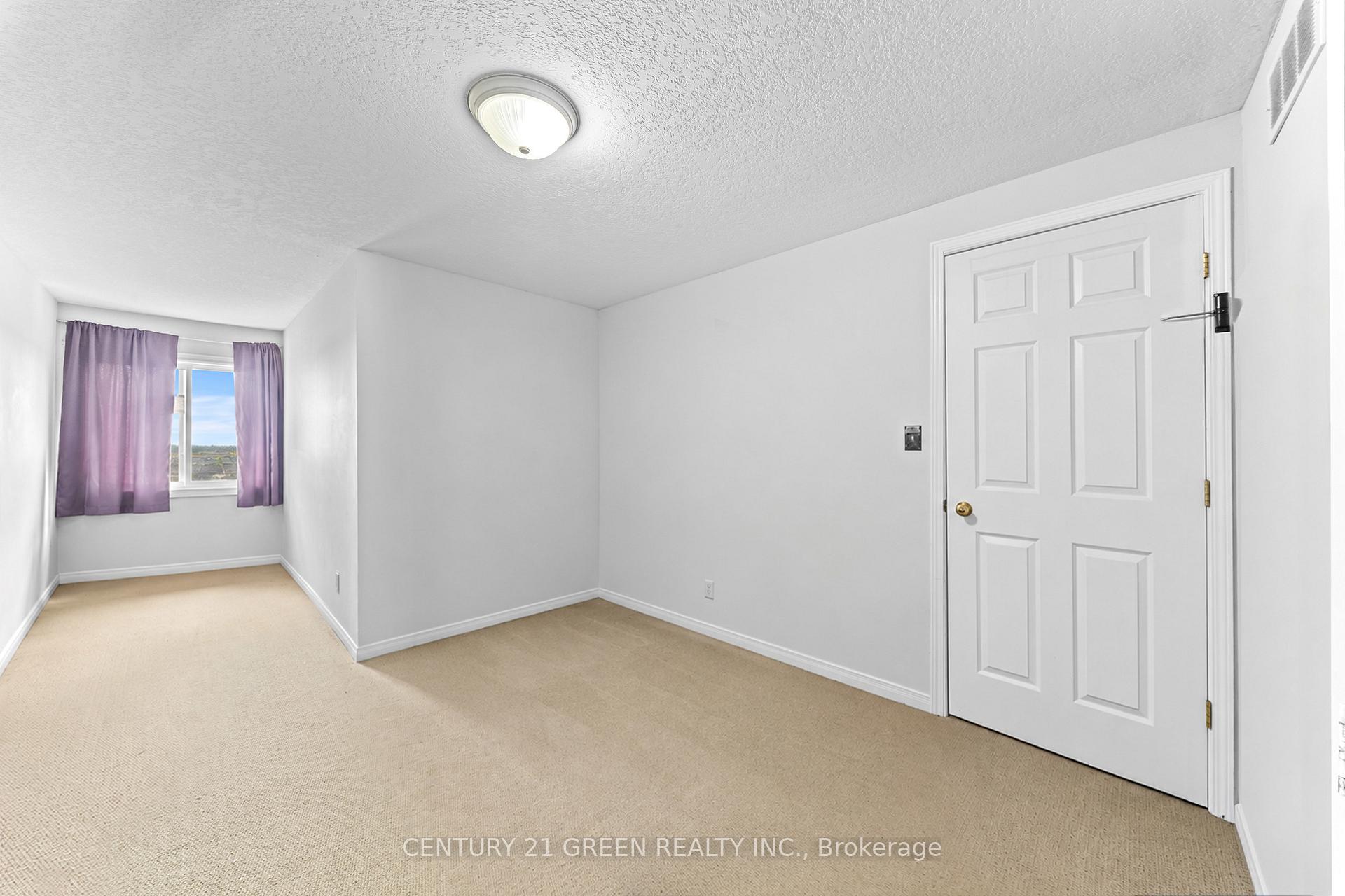 Photo 19 of 245 Red Clover Court, Kitchener, Larentian West — HOMEH
