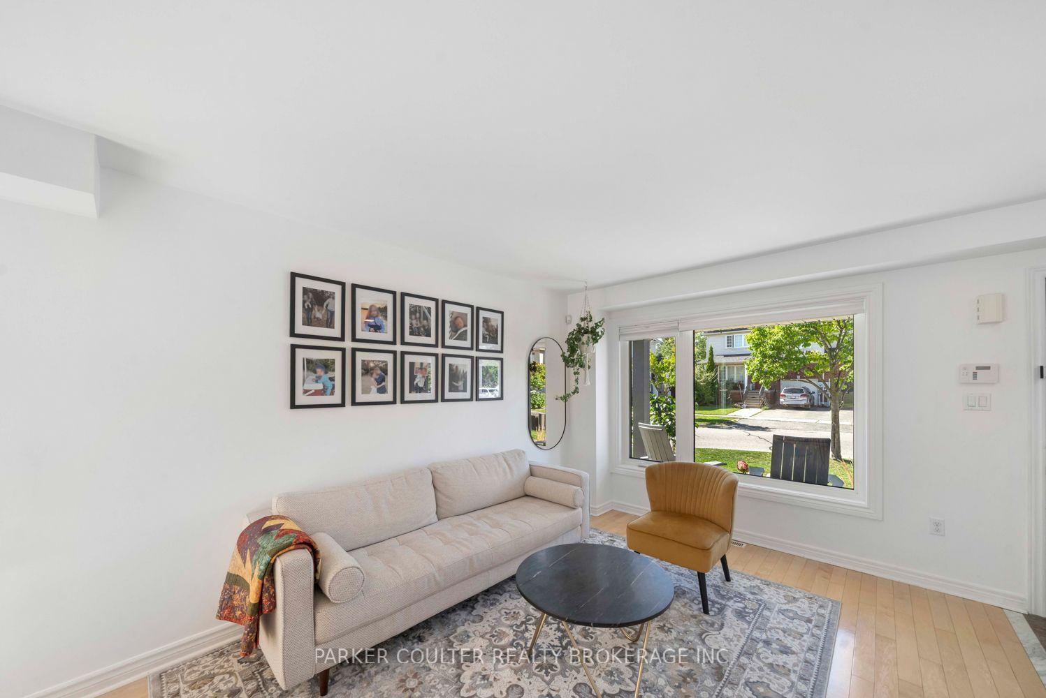 Photo 9 of 104 Bentley Crescent, Barrie, 400 West — HOMEH