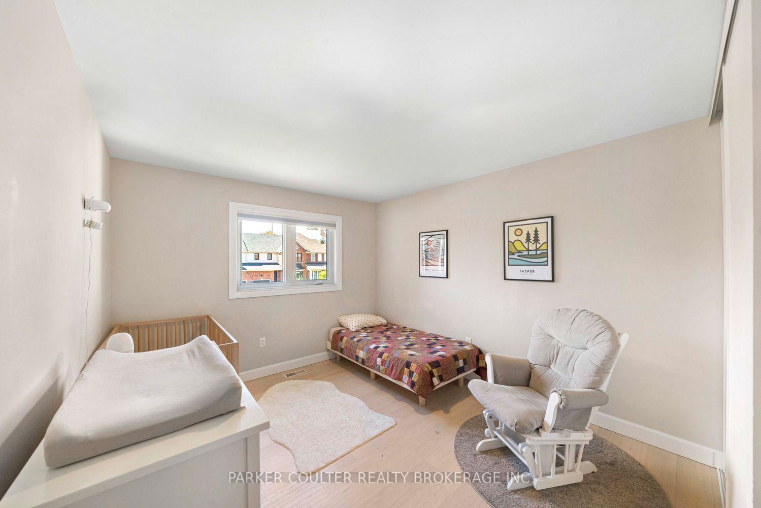 Photo 21 of 104 Bentley Crescent, Barrie, 400 West — HOMEH