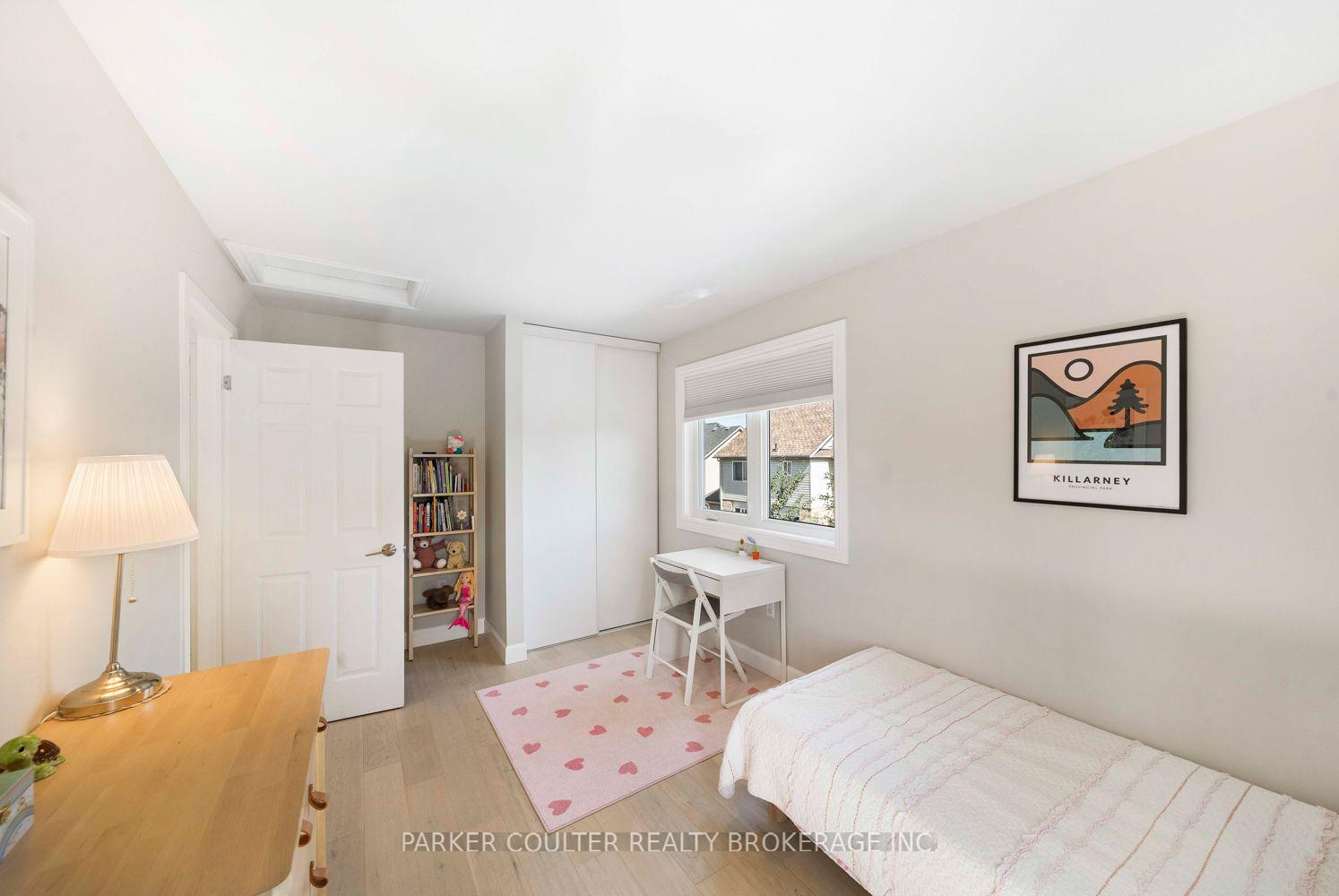 Photo 24 of 104 Bentley Crescent, Barrie, 400 West — HOMEH