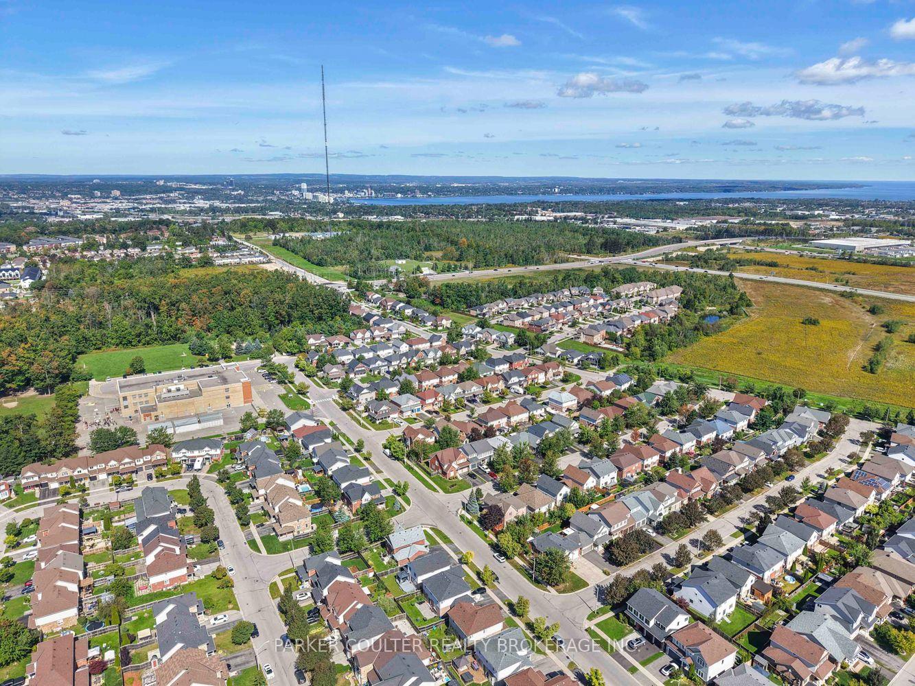 Photo 48 of 104 Bentley Crescent, Barrie, 400 West — HOMEH