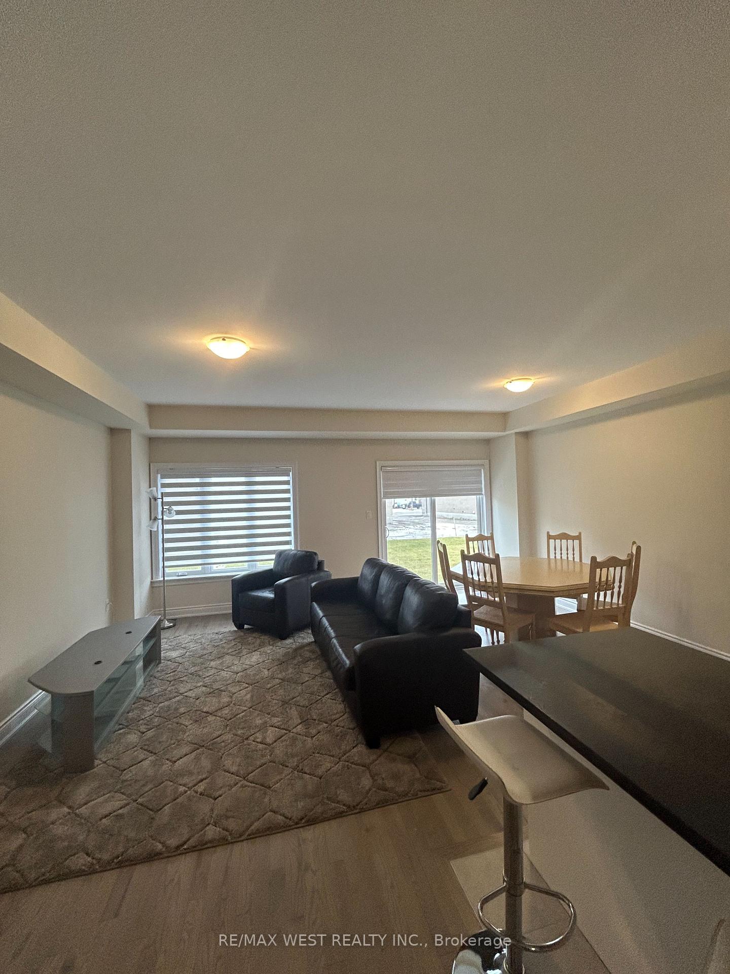 Photo 4 of 50 Lorne Thomas Place, New Tecumseth, Alliston — HOMEH