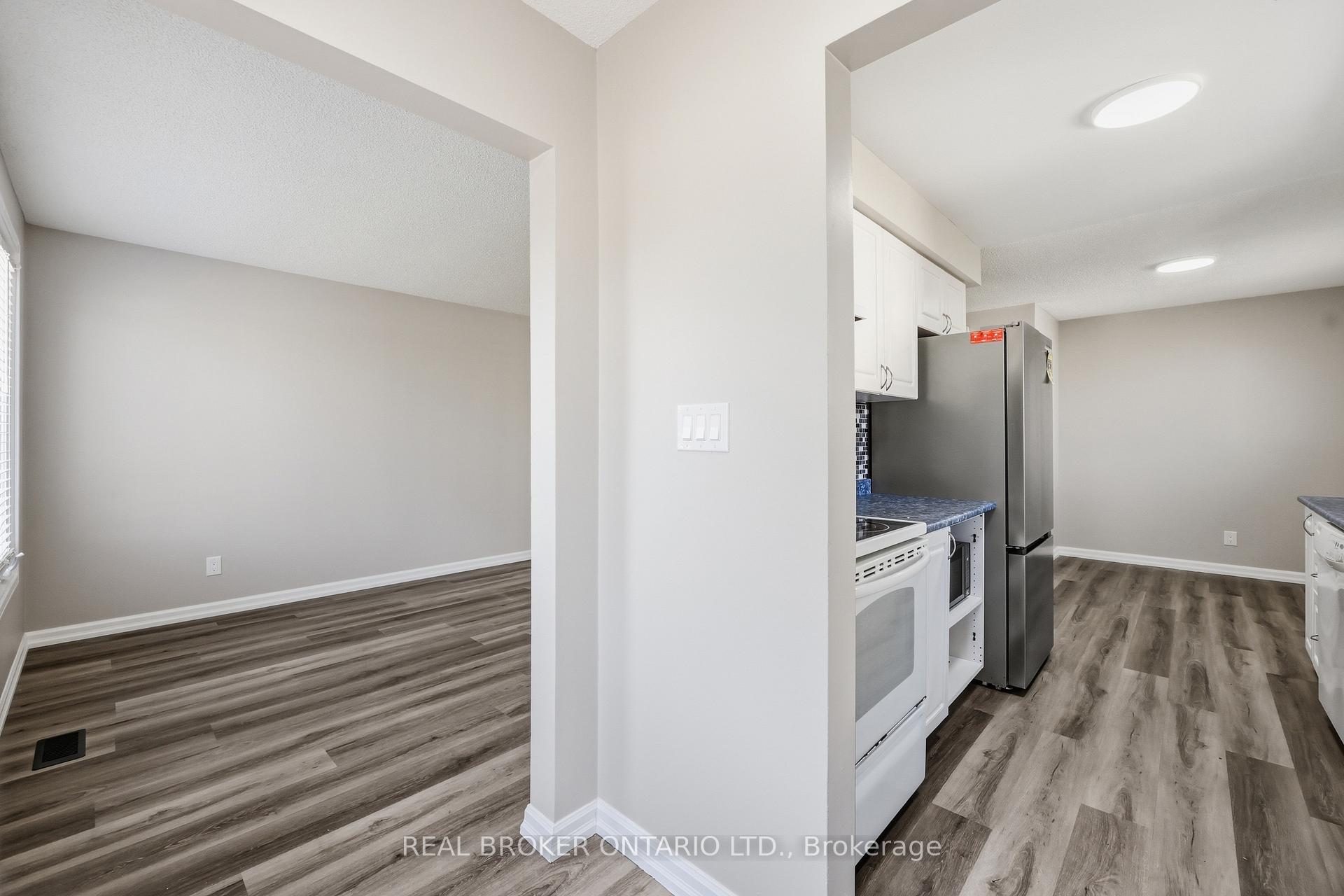Photo 5 of 42 Terrace Avenue, Welland, Broadway — HOMEH